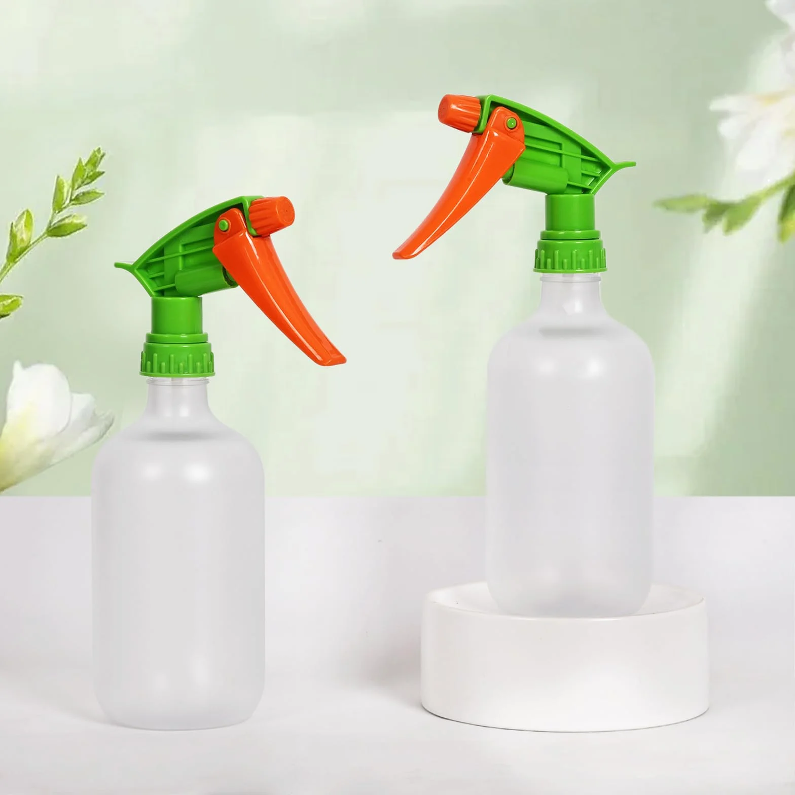 2 x butelka z rozpylaczem 500 ml, regulowana dysza, spust z 4 palcami, biała butelka + pomarańczowa dysza, materiał PET, ergonomiczna konstrukcja, szczelna, mgiełka do strumienia