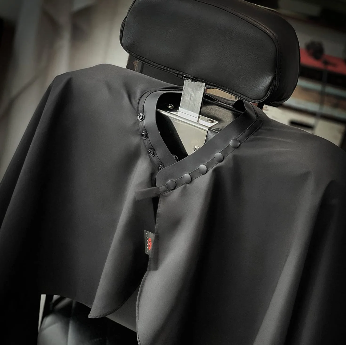 TRU BARBER Peleryna do strzyżenia włosów, czarna, wodoodporna