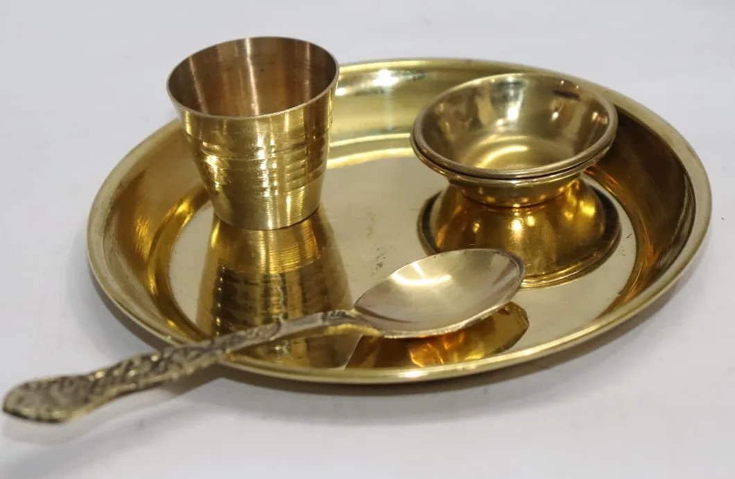 Mosiądz Pooja Thali Indian Home Dekoracyjne Okrągłe Przedmioty Talerz Om Puja Talerz Hindu Temple Home Dekoracyjny Ornament Bhog Thali Zestaw Religijne Ślubne Indyjski Prezent