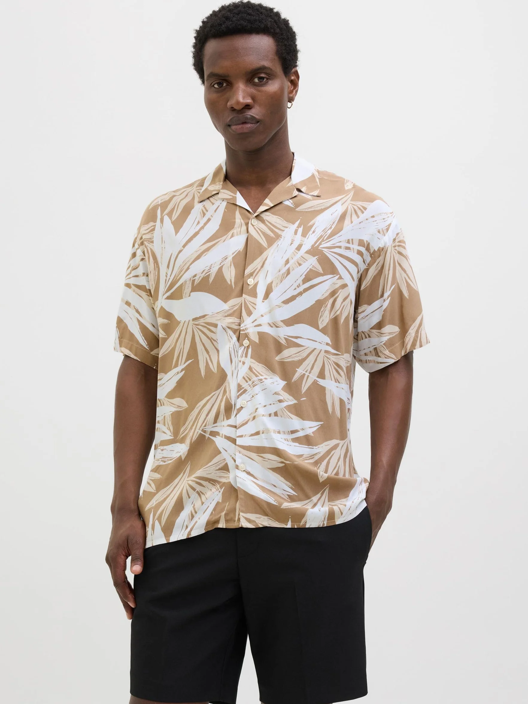 JACK & JONES Koszula z krótkim rękawem Mężczyźni Jjeff Tropical Aop Resort Shirt Ss Sn