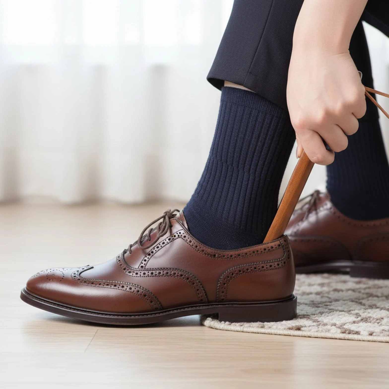 TIESOME Drewniany róg do butów, 15,9 cm, retro drewniany róg do butów ze skórzaną smyczą, łatwy do noszenia, długi i krótki uchwyt, rogi do butów dla seniorów, ciąży, mężczyzn, kobiet, dzieci, 3 szt