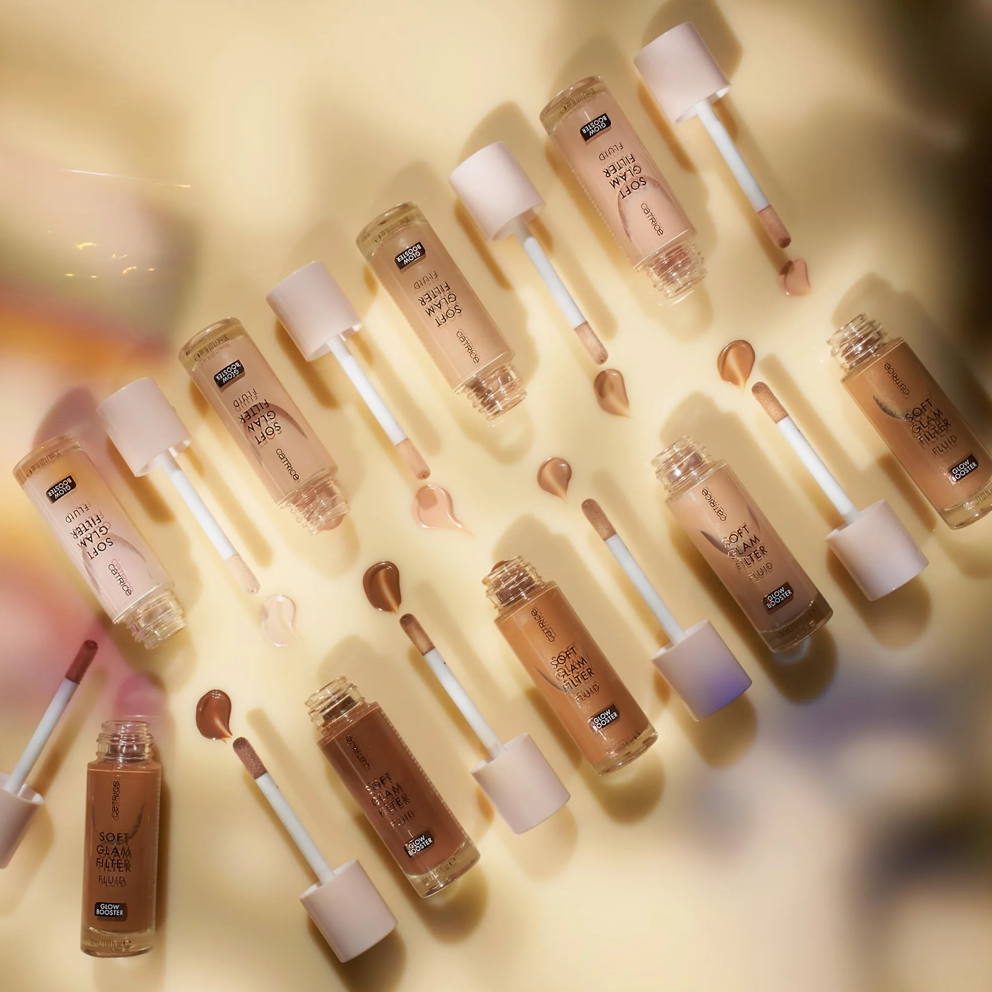 Catrice Fluid do twarzy Soft Glam Filter, opieka, naturalny, błyszczący, świetlisty (30ml)