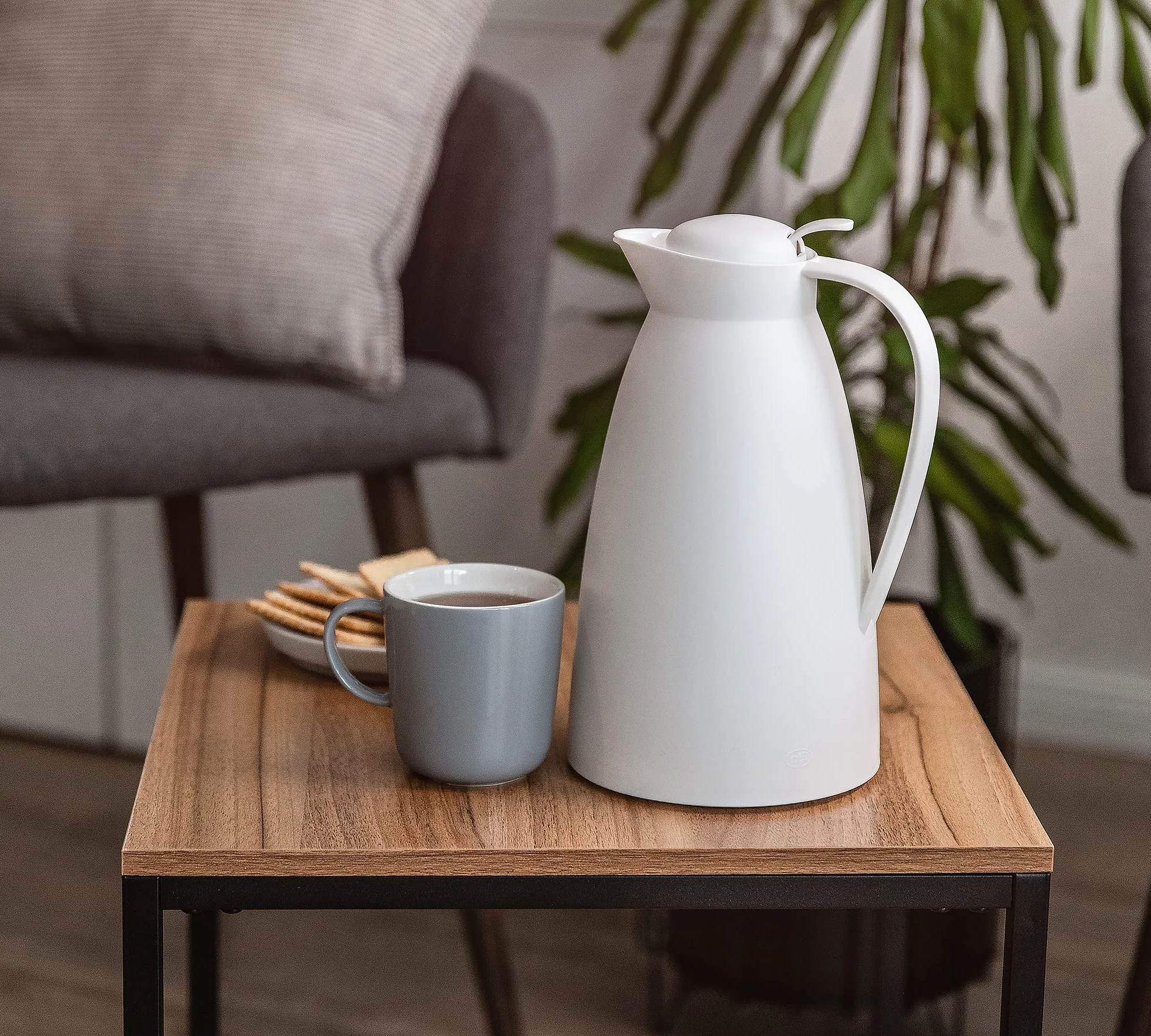 alfi ECO 1,0 l, coconut white mat, izolowany dzbanek z higienicznym wkładem ze szkła hartowanego z tworzywa sztucznego, zakrętka z wygodnym przyciskiem, nalewanie jedną ręką, idealnydo kawy