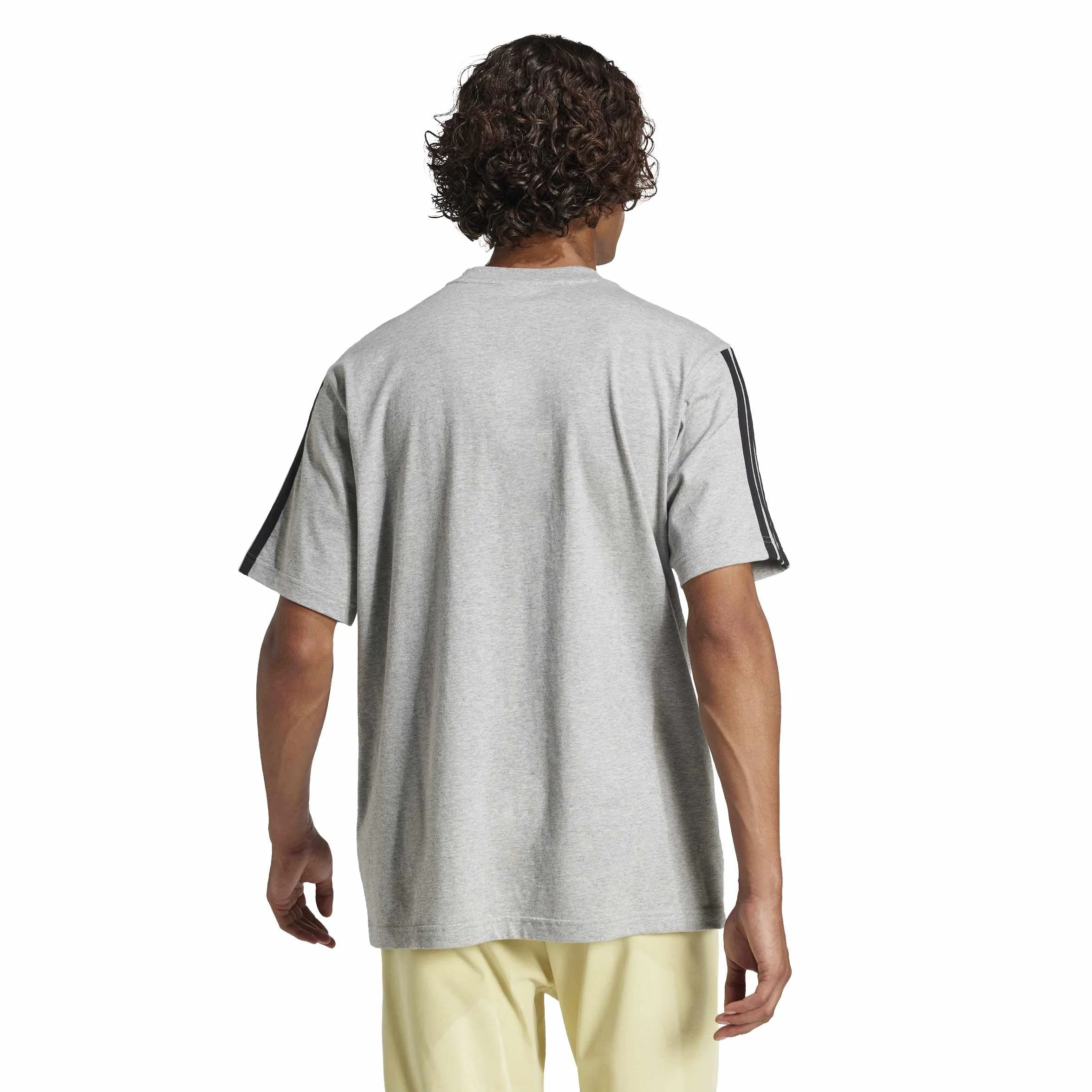 adidas Mezczyzni Essentials Three Stripes Single Jersey Shirt, Medium Grey Heather/Black, L