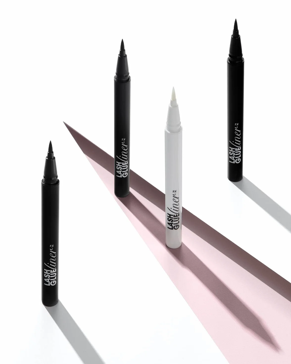Kiss Klej do rzęs Eyeliner, czarny, 0.7ml