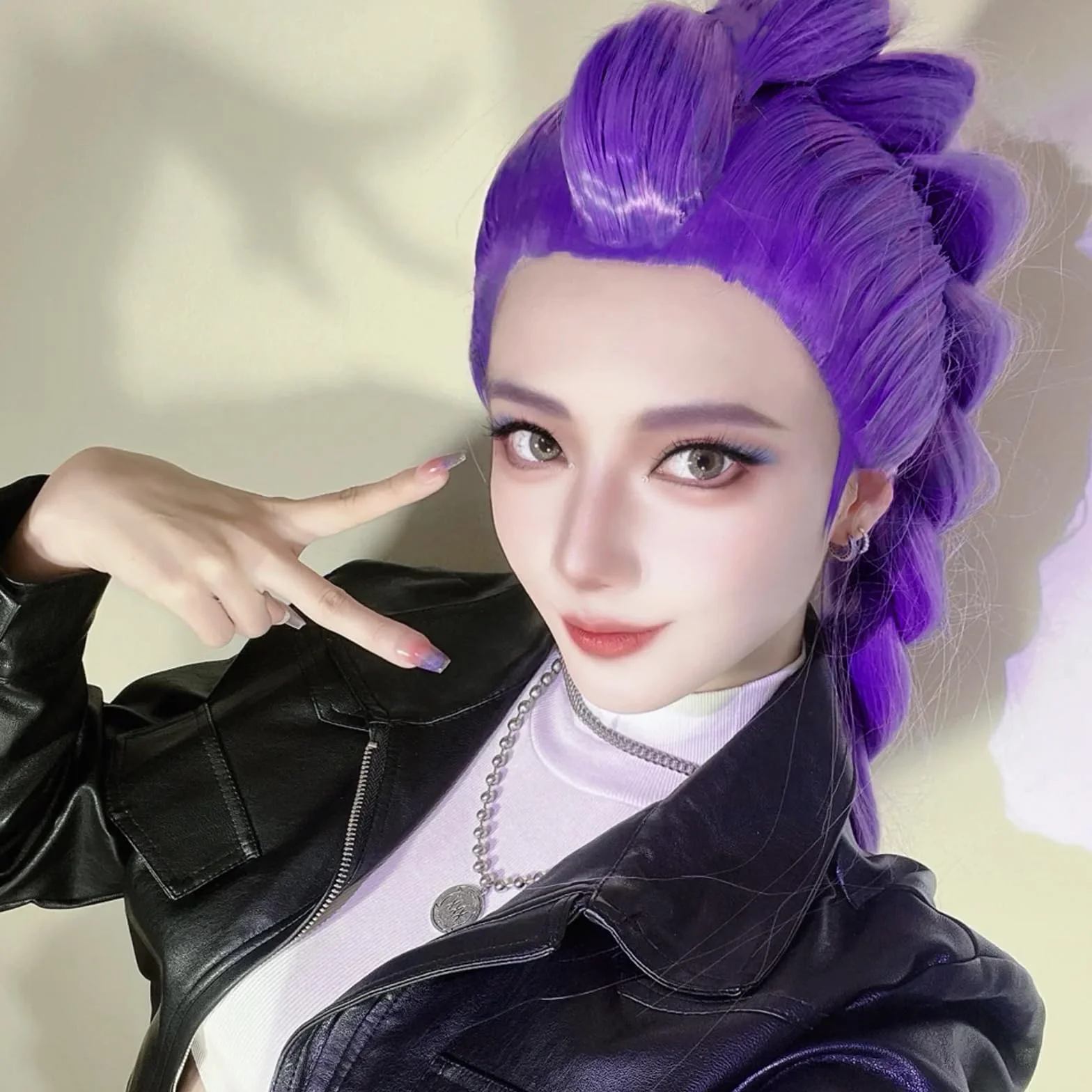 Fioletowy Braiding Hair 2 Peruka Rumi 30 cali Peruka Kpop Nadaje się do tworzenia różnorodnych kreatywnych stylizacji na Boże Narodzenie, Cosplay i występy sceniczne