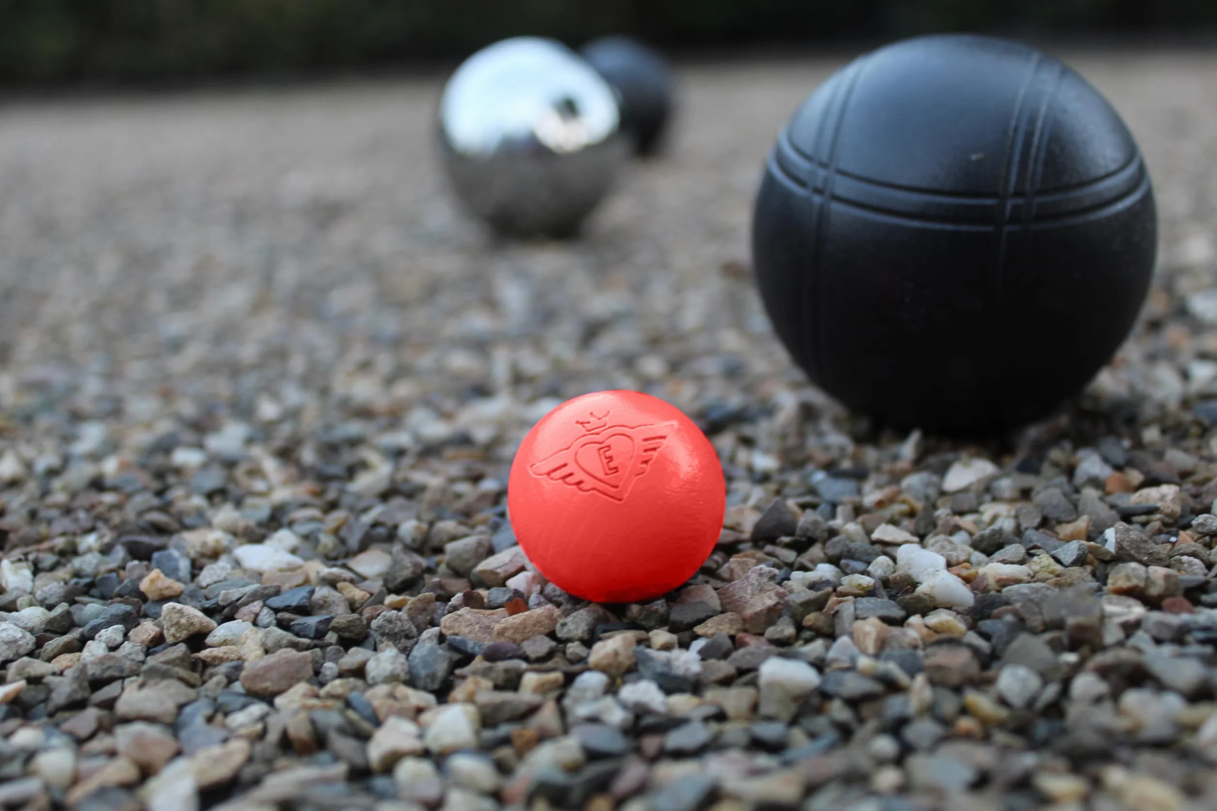 Kulka Docelowa Petanque Ø 30 mm – Oficjalny Standard Turniejowy – Drewniana Świnka do Gry w Bule – 6/12 / 24 Szt – Profesjonalne Akcesoria – Engelhart