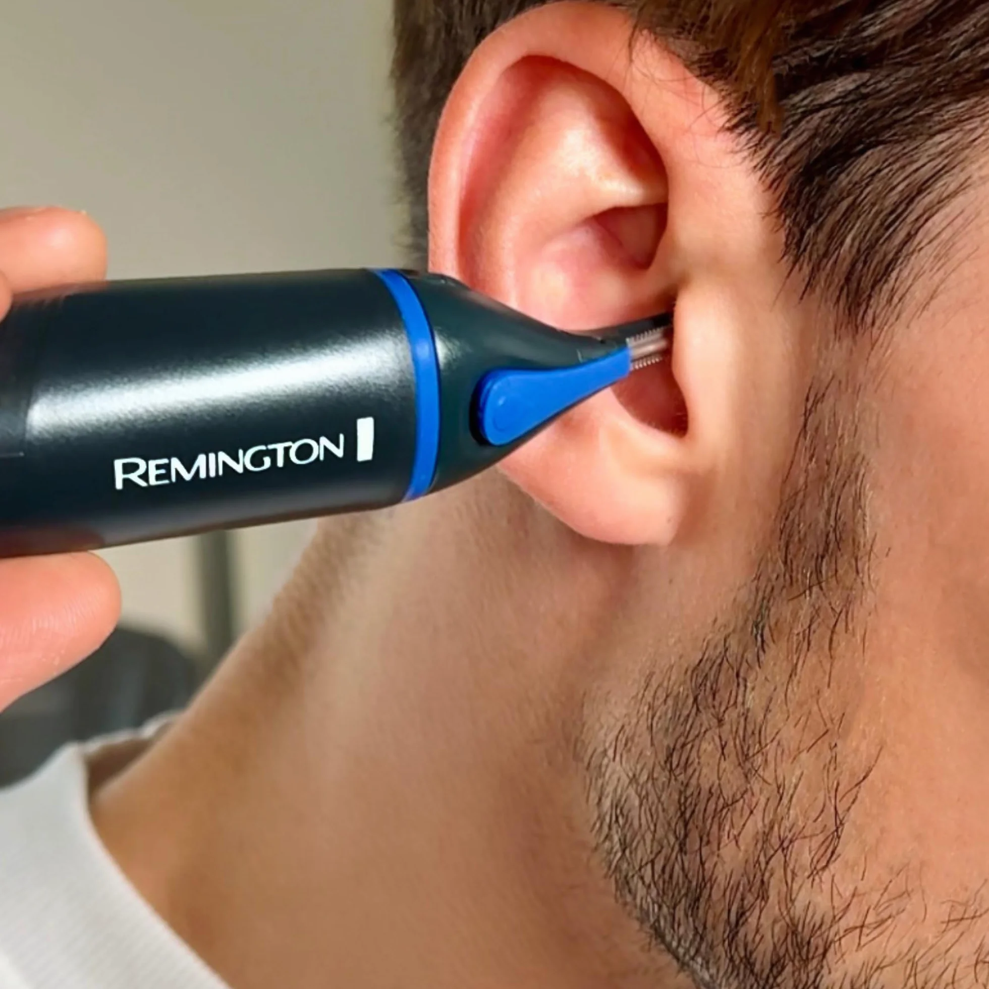Remington trymer do nosa i uszu, powłoka antybakteryjna z nanosrebrem, dwustronny trymer, obrotowa głowica, zaokrąglone ostrza, nakładki grzebieniowe, szary, Hygiene Clipper NanoSeries NE3850