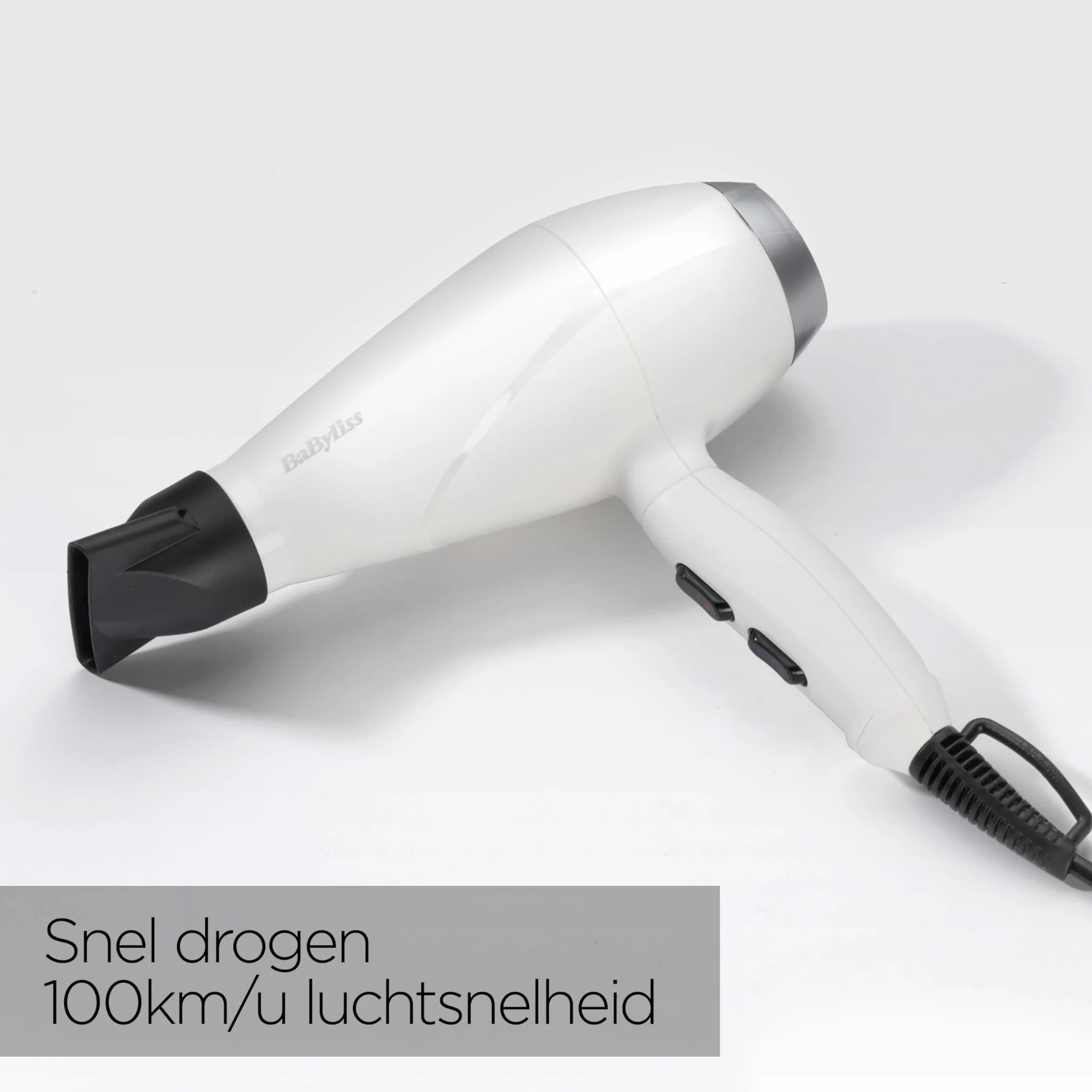 Suszarka do włosów BaByliss Speed ​​Pro 2000 W - suszarka AC, wyprodukowana we Włoszech, lekka, z jonizacją, zapobiegającą puszeniu włosów, 3 ustawienia temperatury i 2 prędkości, biała, 6704WE