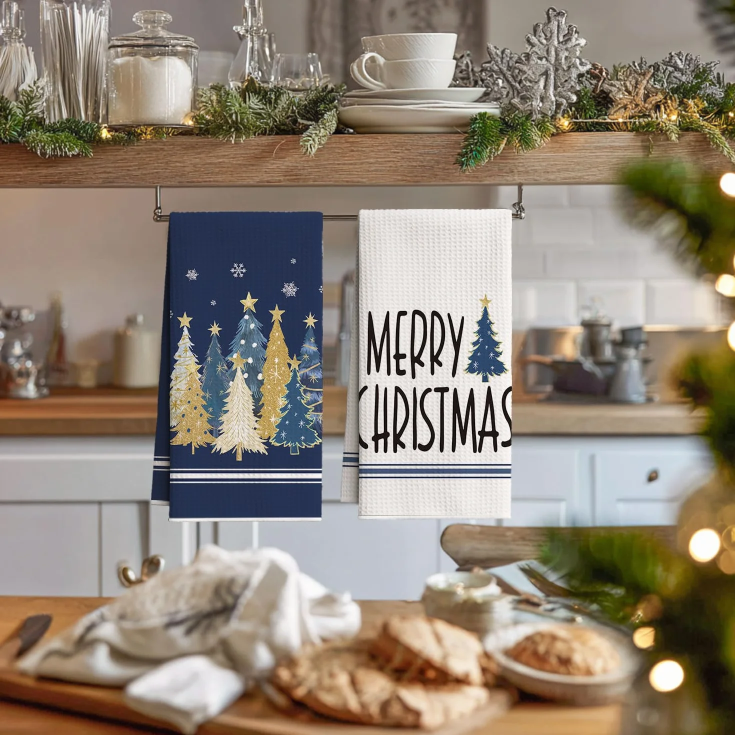 Artoid Mode Niebieskie sosny, gwiazdy, płatki śniegu, Boże Narodzenie, ręczniki kuchenne, ściereczki do naczyń, 42 x 65 cm Merry Xmas z mikrofibry, chłonne, dekoracja kuchenna, zestaw 2 szt