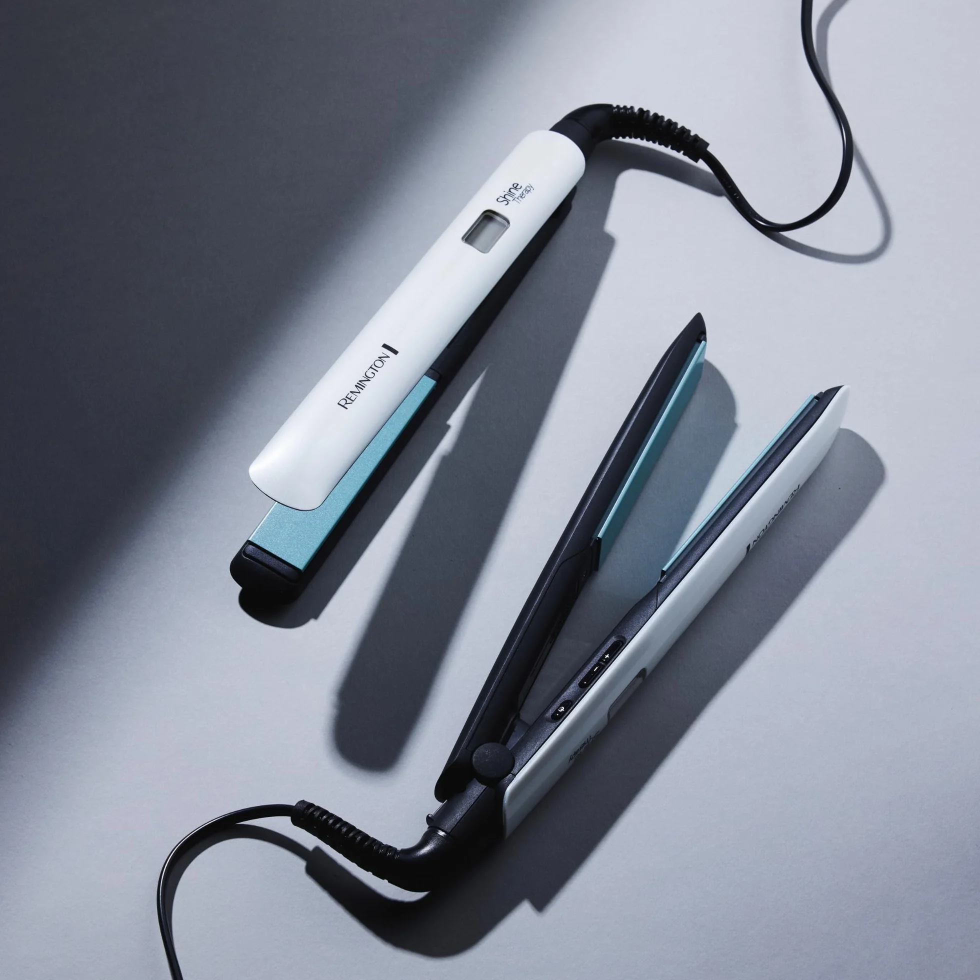Remington prostownica do włosów, powłoka ceramiczna wzbogacona mikroskładnikami dla większego połysku, wyświetlacz LCD, 150-230°C, Shine Therapy S8500