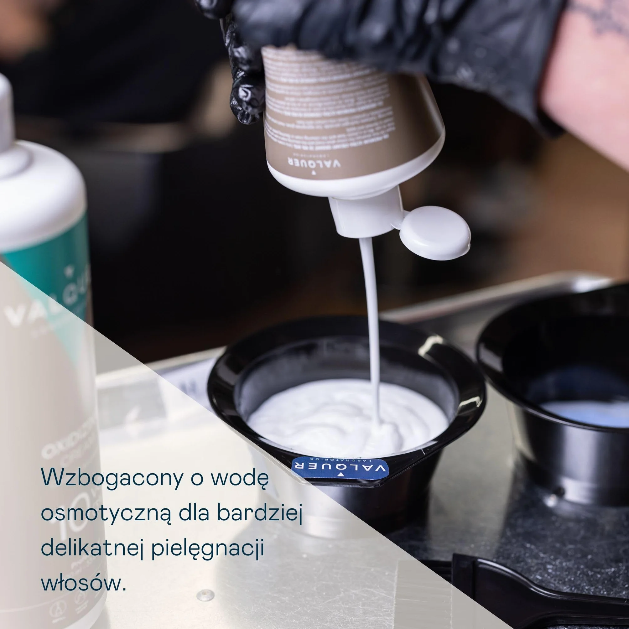 VALQUER Woda Utleniona w Kremie | Profesjonalny Utleniacz Fryzjerski do Koloryzacji i Rozjaśniania Włosów | Stabilizowana Kremowa Formuła | 30 Vol 9% | 1000 ml
