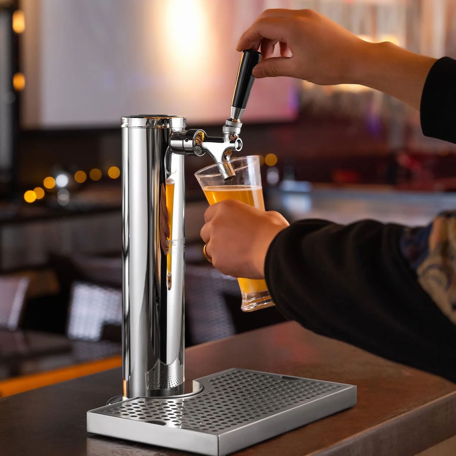 VEVOR Kegerator zestaw do konwersji piwa, pojedynczy kranik do piwa, nalewak do wieży piwnej ze stali nierdzewnej z podwójnym urządzeniem pomiarowym W21.8 i sprzęgłem beczkowym systemu A, tacka