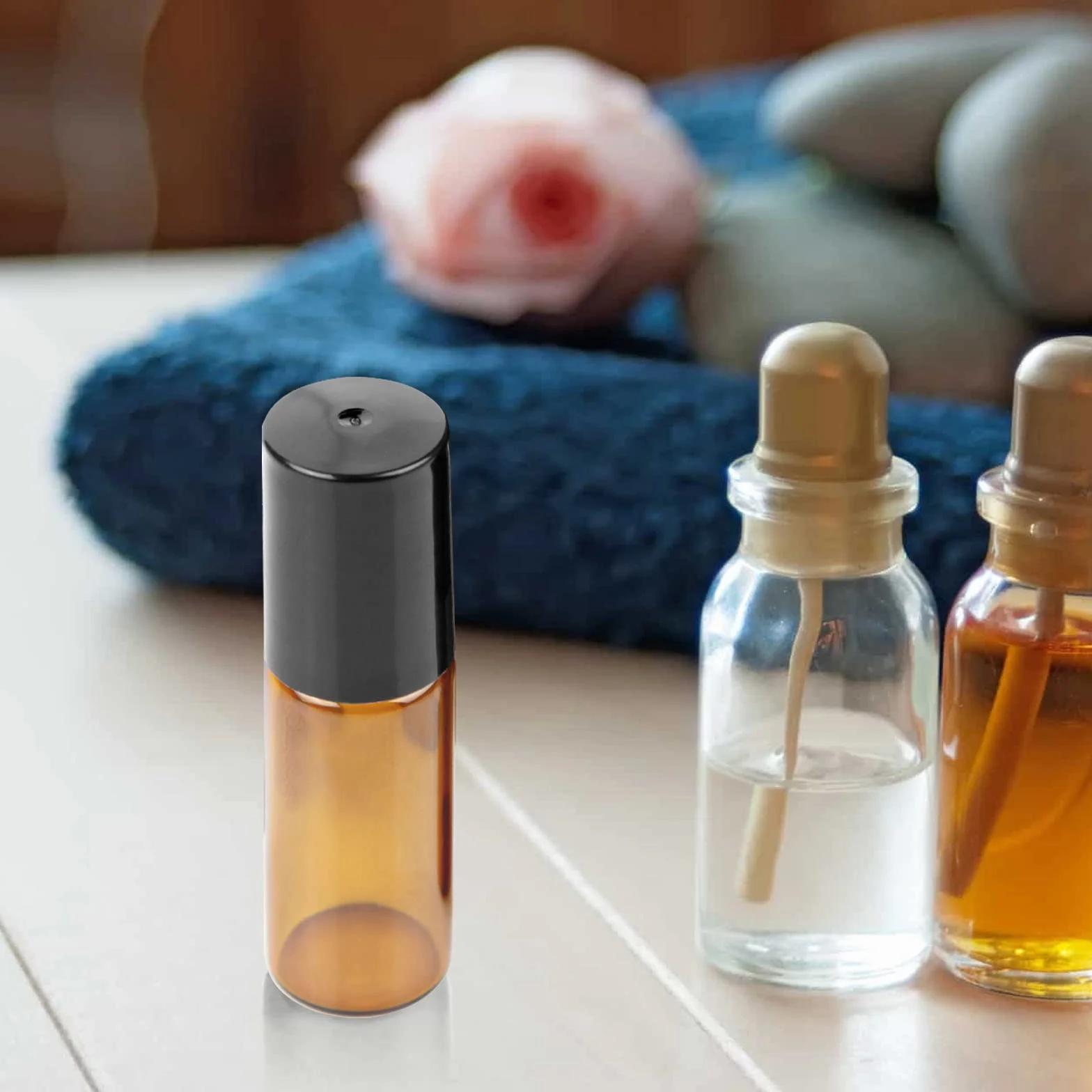 DKBT Butelki na olejki eteryczne, 16 szt., 5 ml, pusta butelka kulkowa z kulkami ze stali nierdzewnej, bursztynowe szkło, do olejków eterycznych, perfum, kosmetyków, aromaterapii, masażu, 16 szt