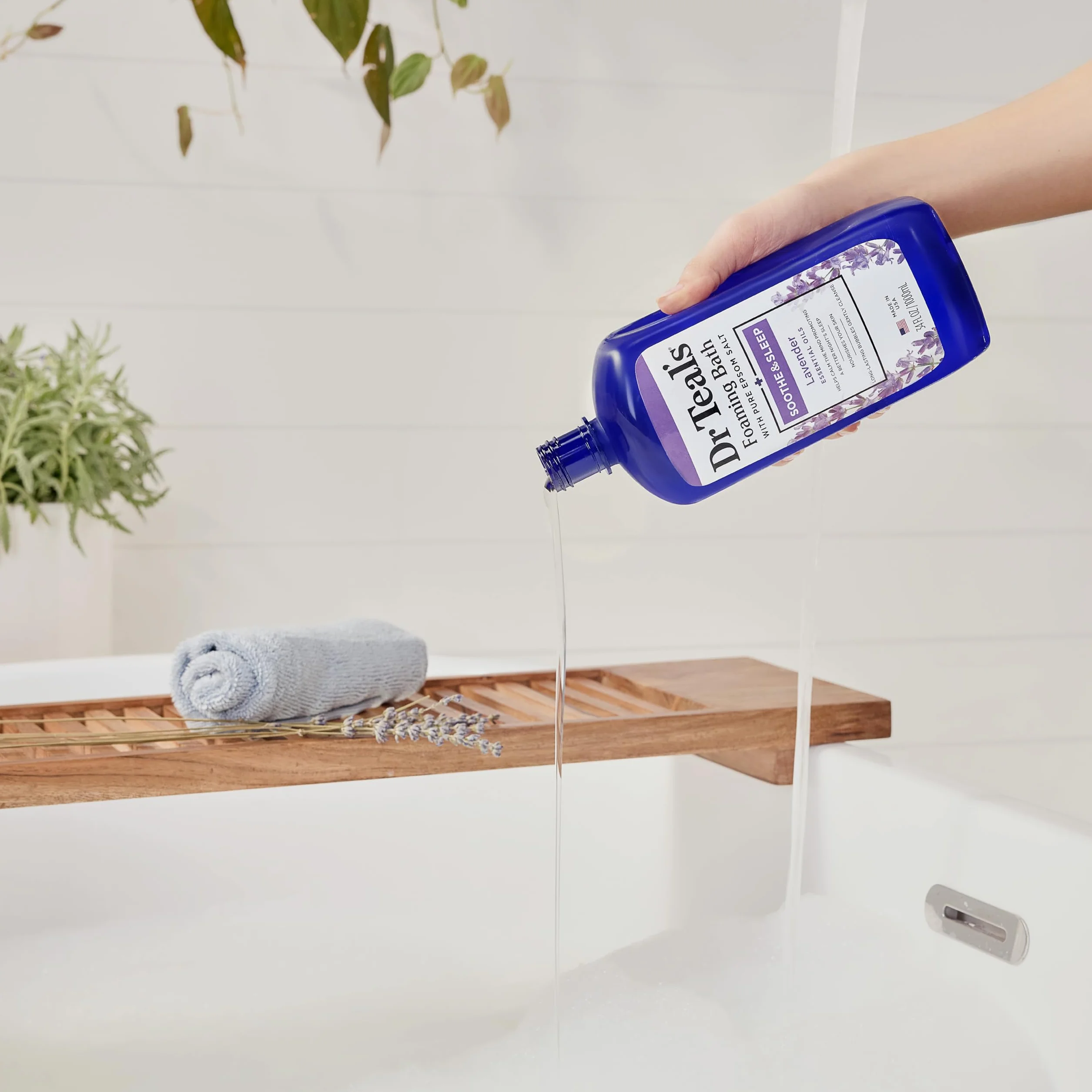 Dr Teal's Pure Epsom Salt Foaming Bath, pianka do kąpieli uspokajającej i snu, z lawendą. 1 l.