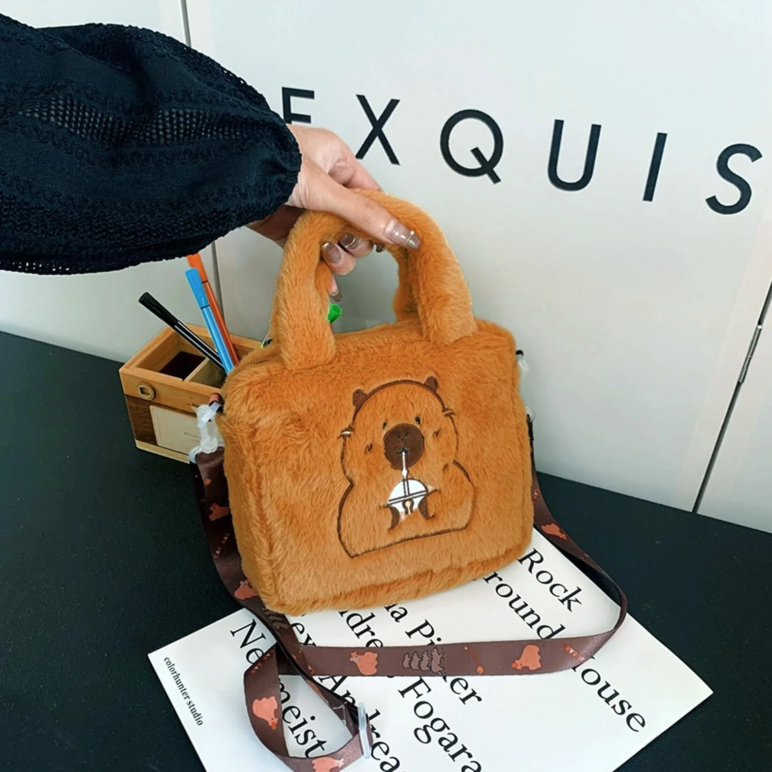 Capybara Pluszowa torebka dziewczęca, urocza dziewczęca torba na ramię, torba na ramię z regulowanym paskiem na ramię, torebki crossbody, na zakupy, podróże, prezenty dla dzieci, 18 x 16 x 6