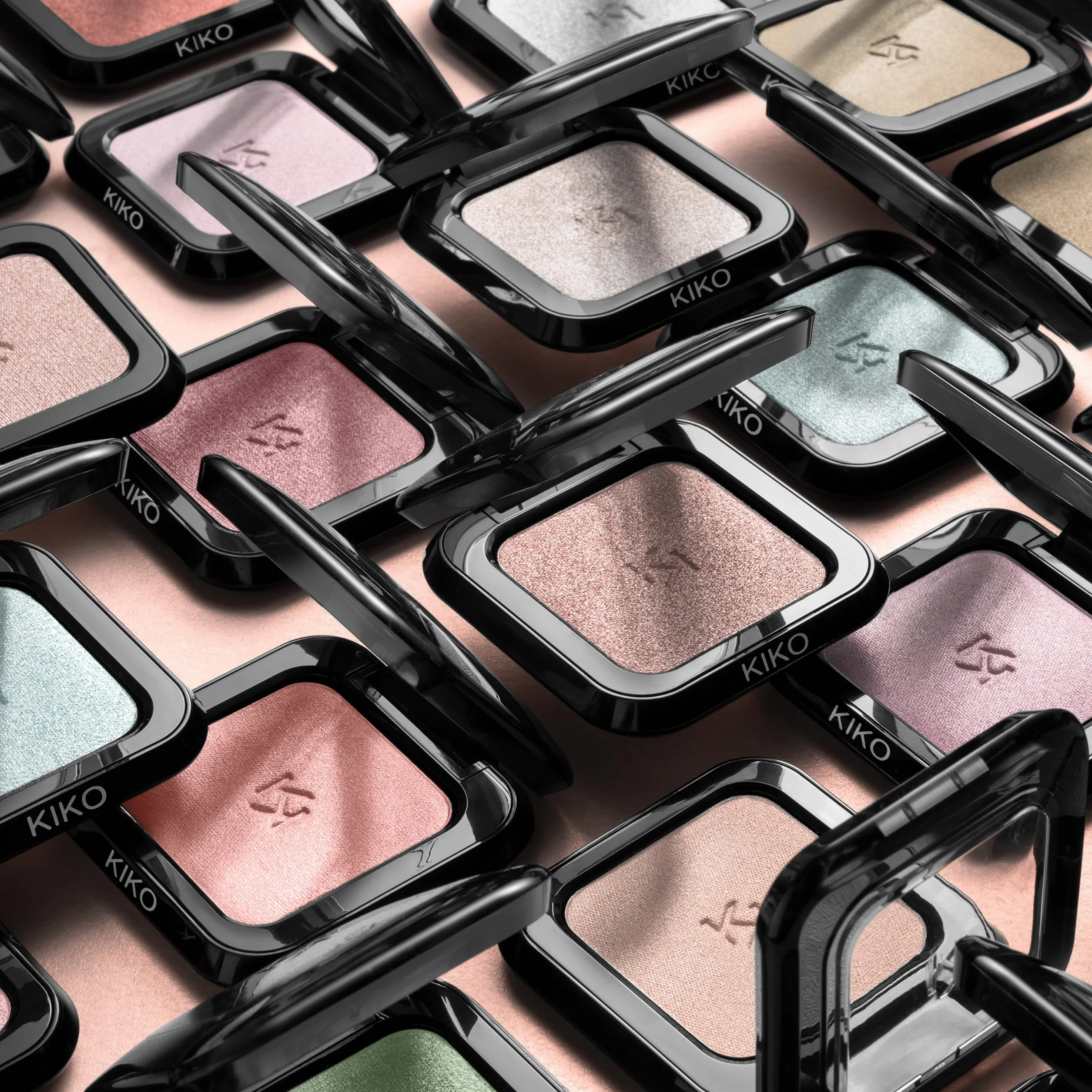 KIKO Milano High Pigment Eyeshadow 20 | Długotrwałe, Wysoko Pigmentowane Cienie Do Powiek O 5 Różnych Wykończeniach: Matowym, Perłowym, Metalicznym, Satynowym I Błyszczącym