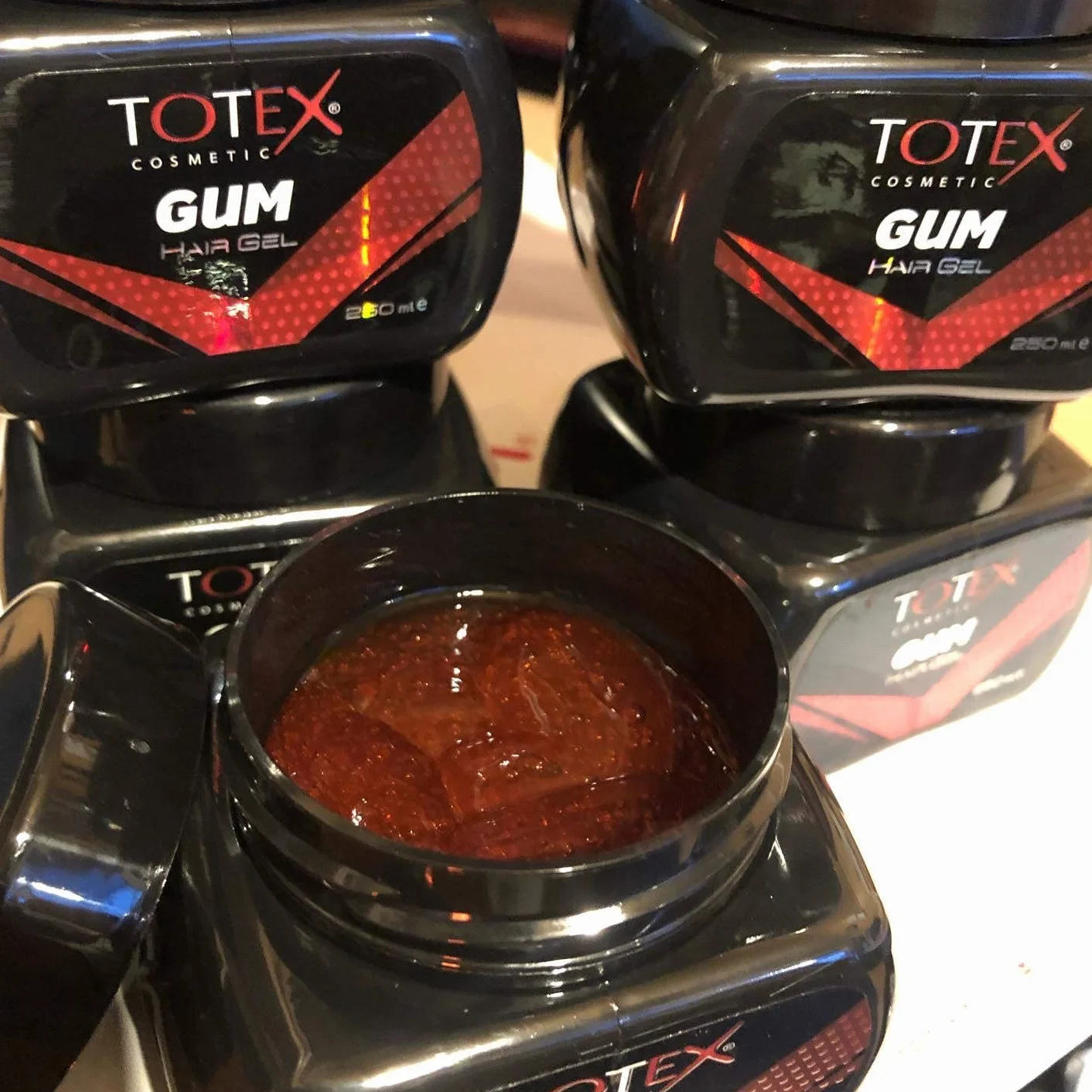 Totex GUM Hair Styling Gel 250 ml I Żel do stylizacji włosów I Żel gumowy I Gummy, bardzo mocne utrwalenie I Mocno czerwony żel