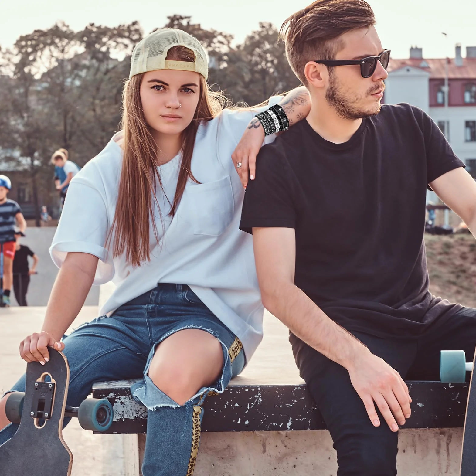 4 szt. bransoletek z ćwiekami, punk rockowe, bransoletki emo z kolcami, skórzany zatrzask, metalowy pasek w stylu lat 80., opaska mankietowa, regulowana dla mężczyzn i kobiet, stroje rockowe