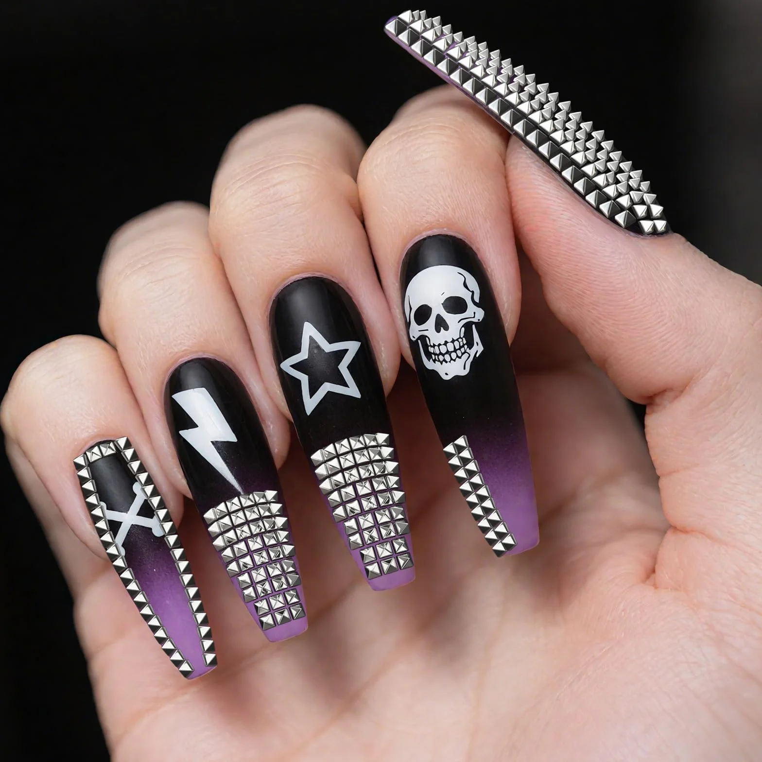 12 pudełek gotyckich zawieszek do paznokci, mini kolce do paznokci, punkowe ćwieki, styl wiktoriański i Halloween, manicure, dekoracje do paznokci, płaskie, metaliczne kolce 3D
