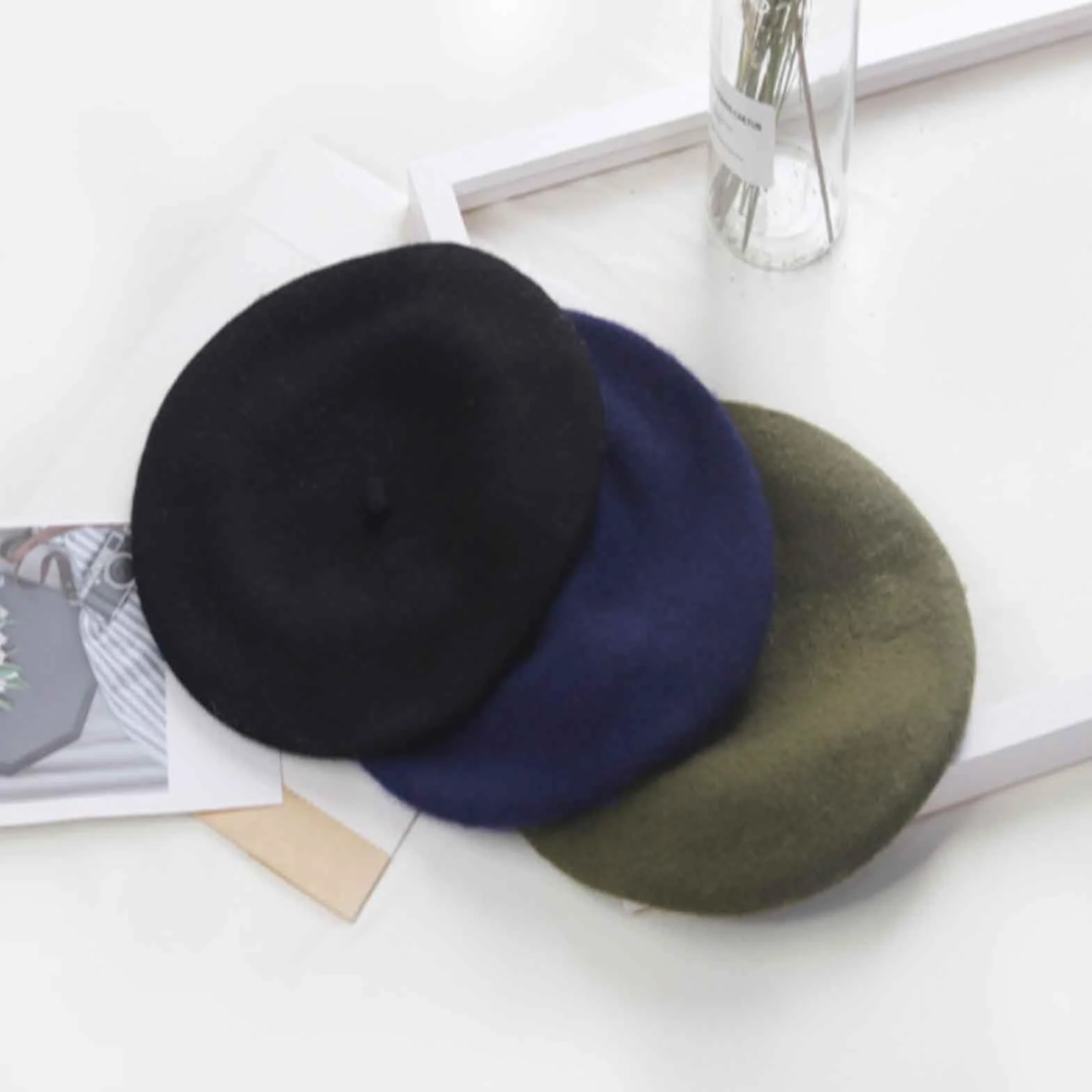 Damski wełniany beret w jednolitym kolorze czapka beanie w stylu francuskim