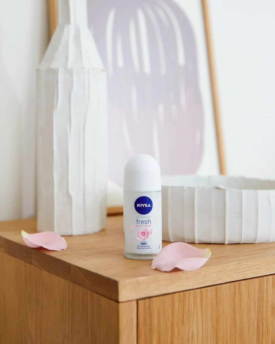 NIVEA Rose Touch 48 H Antyperspirant w kulce dla kobiet 50 ml