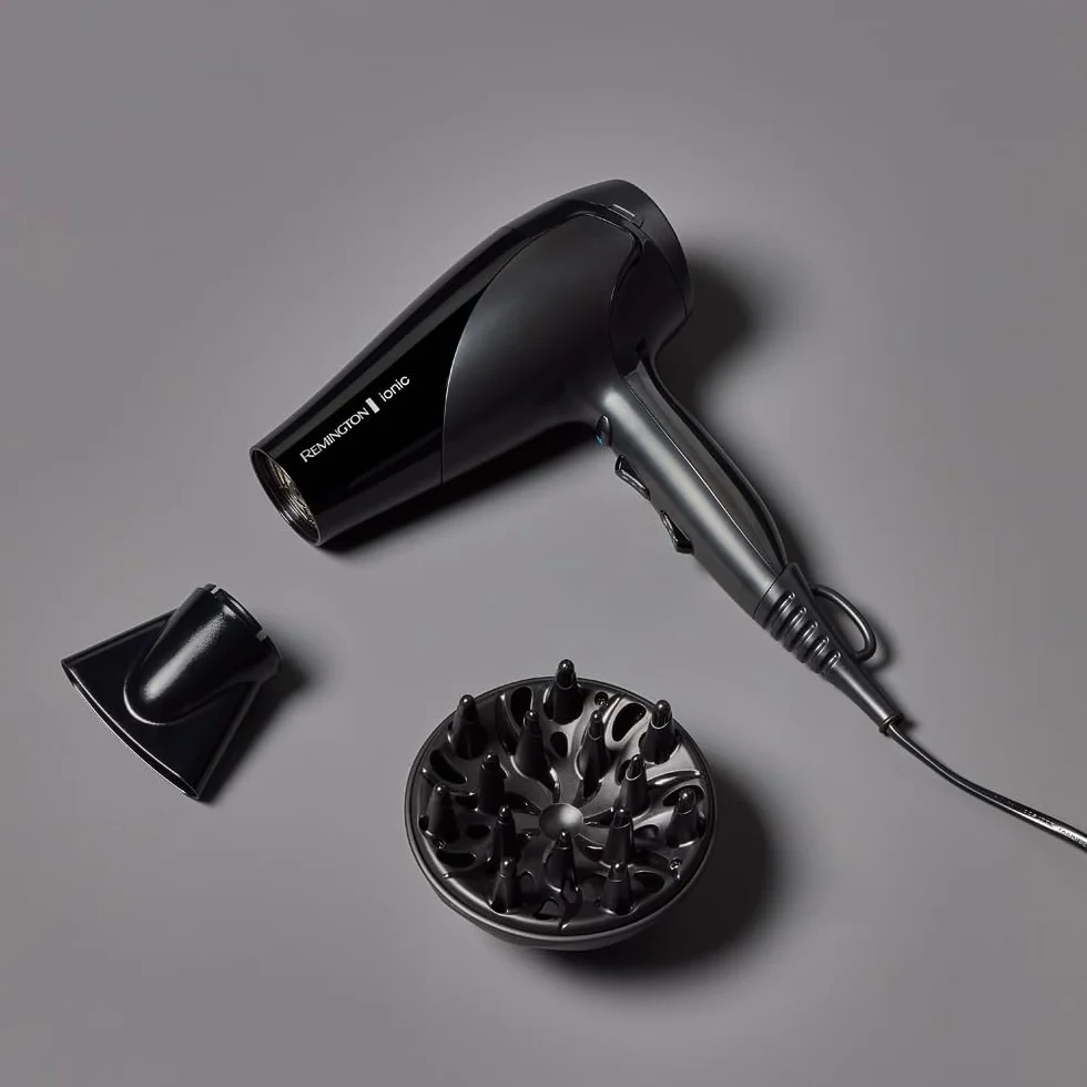 Remington suszarka do włosów z jonizacją, 3 ust. nagrzewania i 2 ust. nawiewu, koncentrator i dyfuzor, zimny nawiew, pierścień ceramiczny, moc 2200W, czarna, Ionic Dry D3198