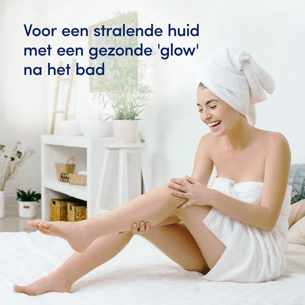 Dove Bath Therapy Glow Bodyscrub, dla promiennej skóry o zdrowym blasku, 295 ml