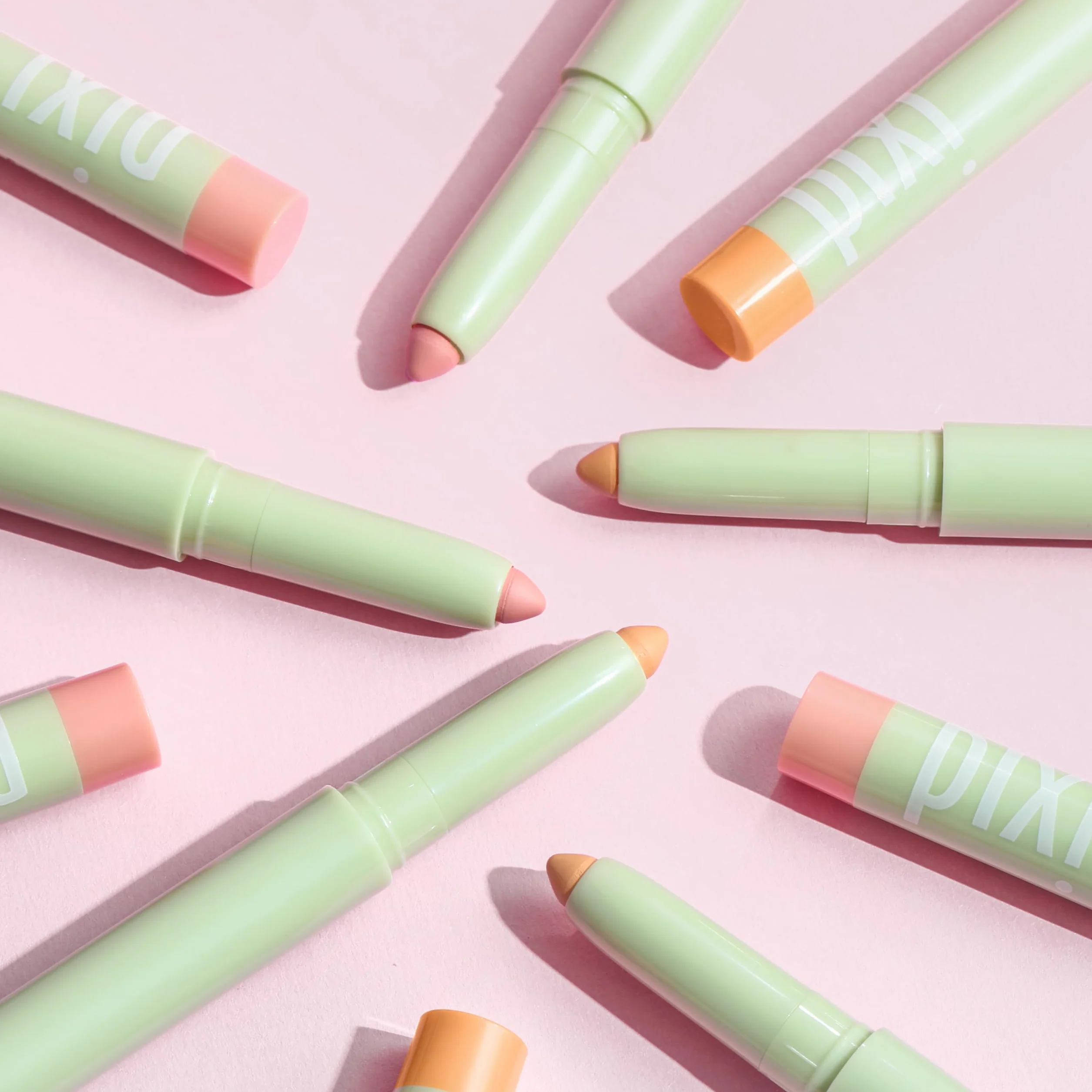 Pixi Beauty CC Crayon Bright Undereye, koncentrat do korektora, neutralizuje cienie pod oczami, dla jasnych i brązowych odcieni skóry, 1,2 g, 0,04 uncji