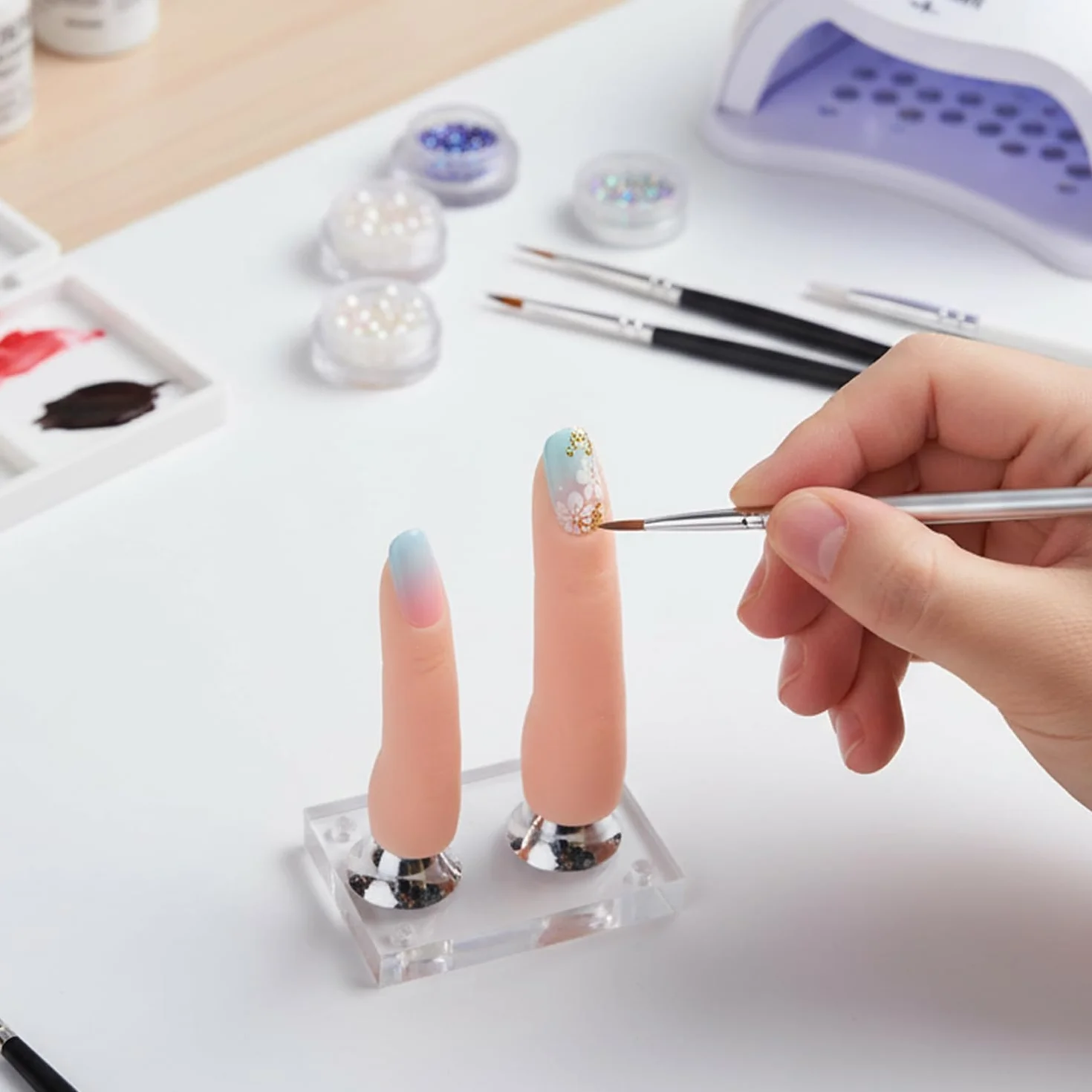 Silikonowe palce do ćwiczeń paznokci elastyczne model do manicure (Lekki kolor)