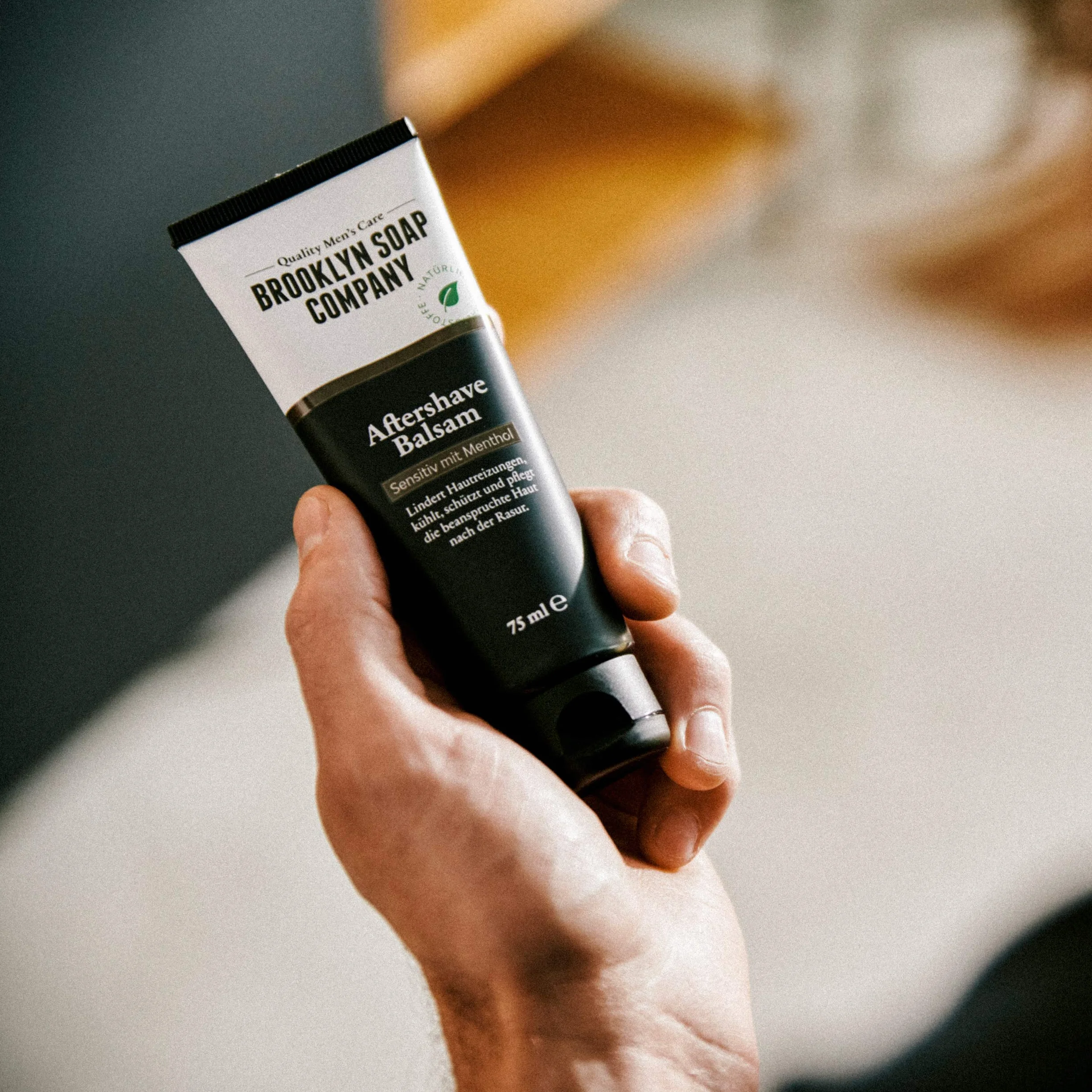 Brooklyn Soap Company Balsam po goleniu 75 ml Naturalna pielęgnacja dla mężczyzn Łagodzi podrażnienia skóry antybakteryjnie