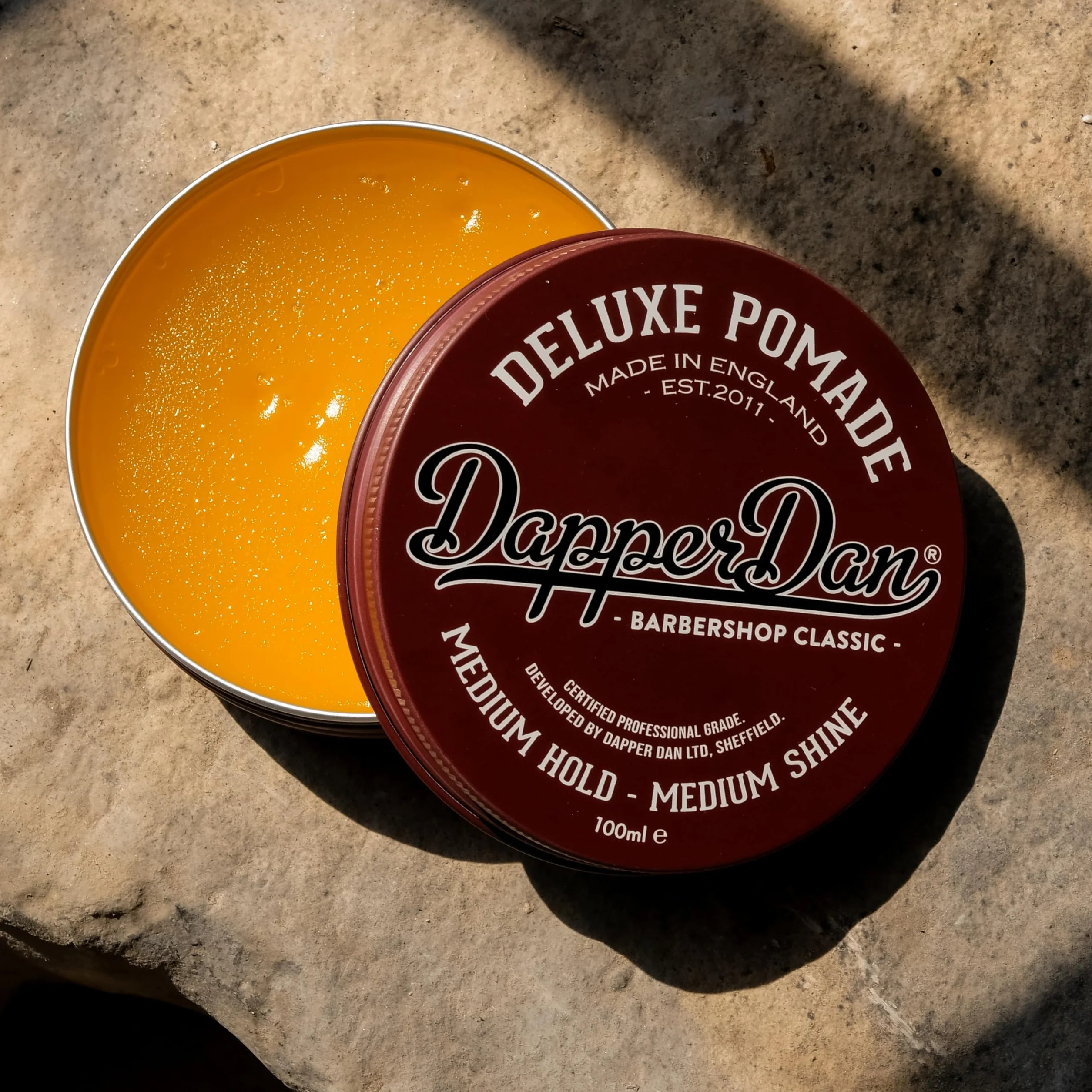 Dapper Dan Deluxe Pomada, Medium Hold Medium Shine, wszechstronna, elastyczna, na bazie wody, profesjonalny wygląd, 1 x 100 ml