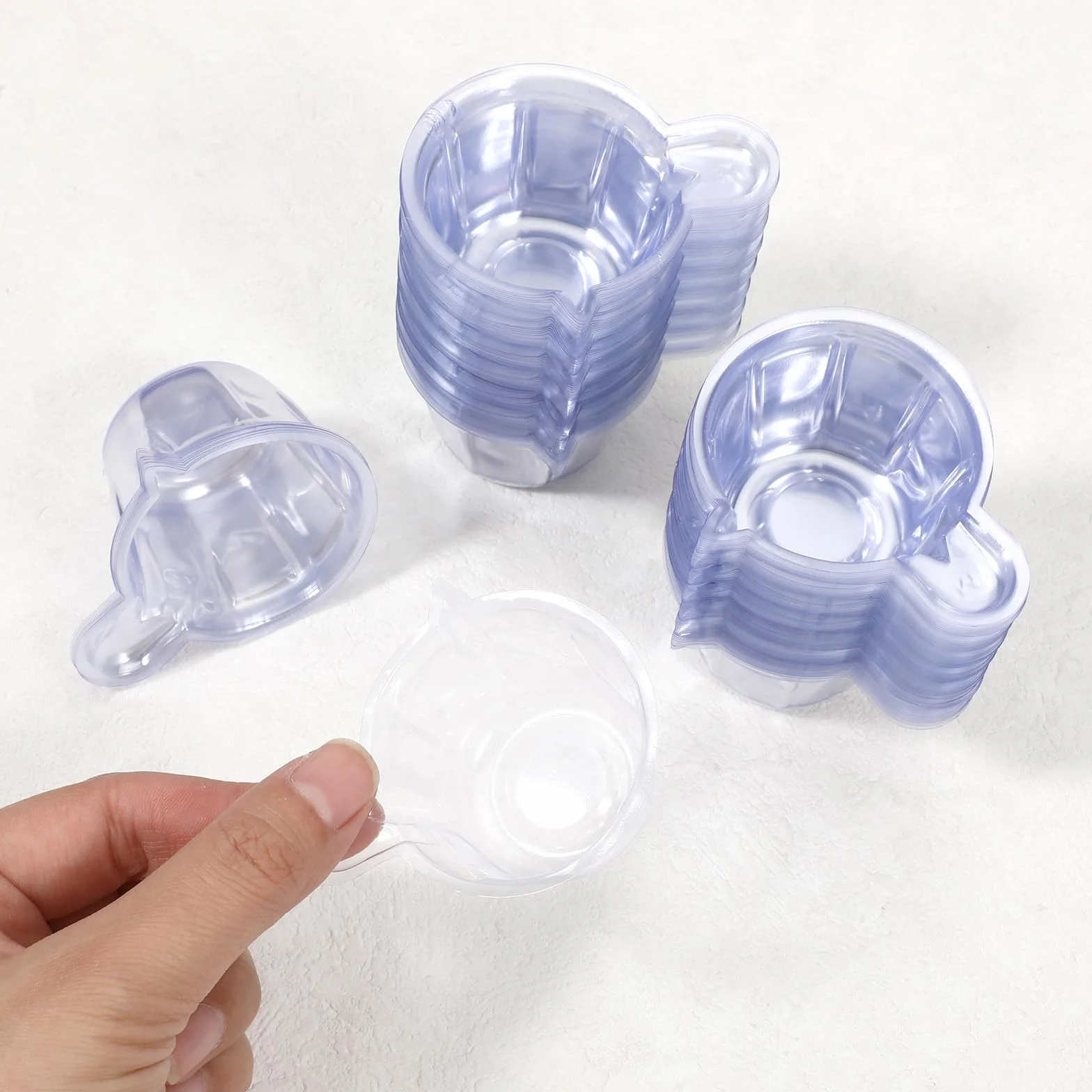 150 sztuk kubków z miarką, jednorazowe, plastikowe, do mieszania, małe przezroczyste kubki z tworzywa sztucznego, kubki do farbowania, DIY, kryształowe, epoksydowe, do mieszania, kolor plamki (40 ml)