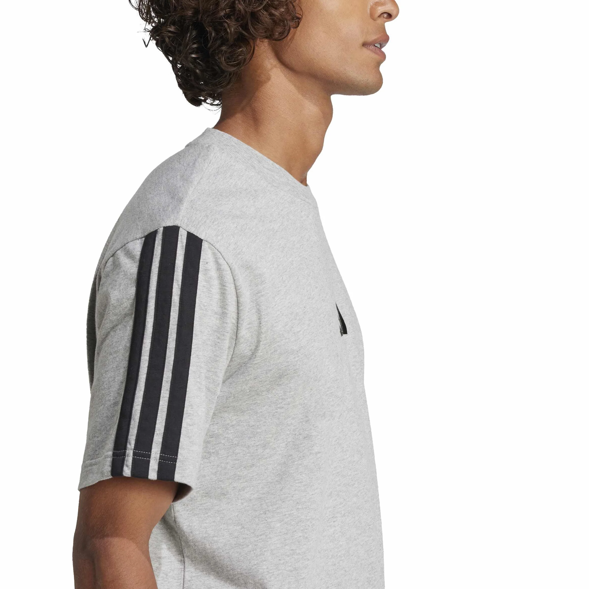 adidas Mezczyzni Essentials Three Stripes Single Jersey Shirt, Medium Grey Heather/Black, L