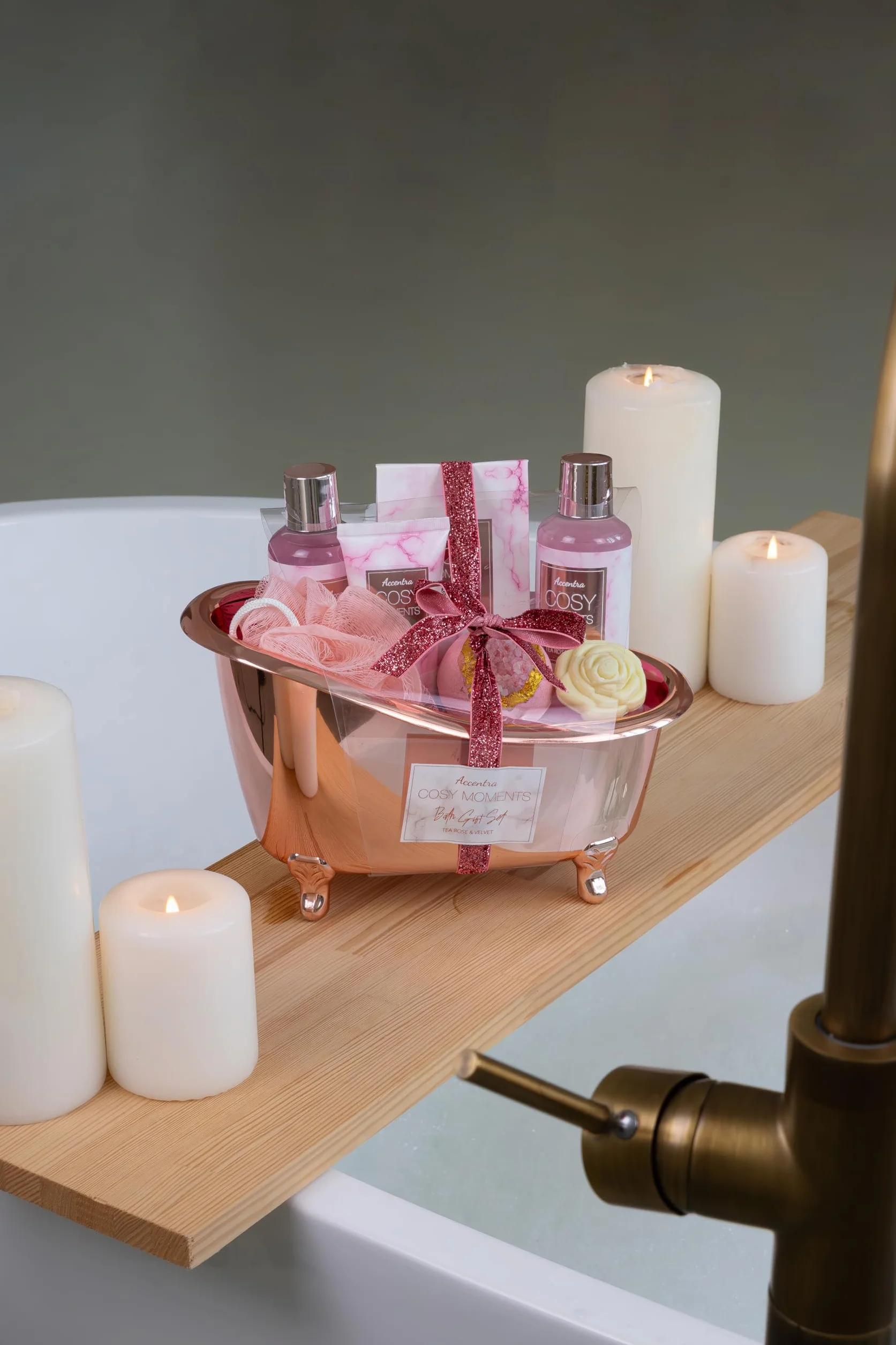 Accentra - COSY MOMENTS zestaw do kąpieli i prysznica w kolorze różowym – zestaw prezentowy do relaksu dla kobiet na urodziny lub Walentynki – 7-częściowy zestaw upominkowy i pielęgnacyjny z mini