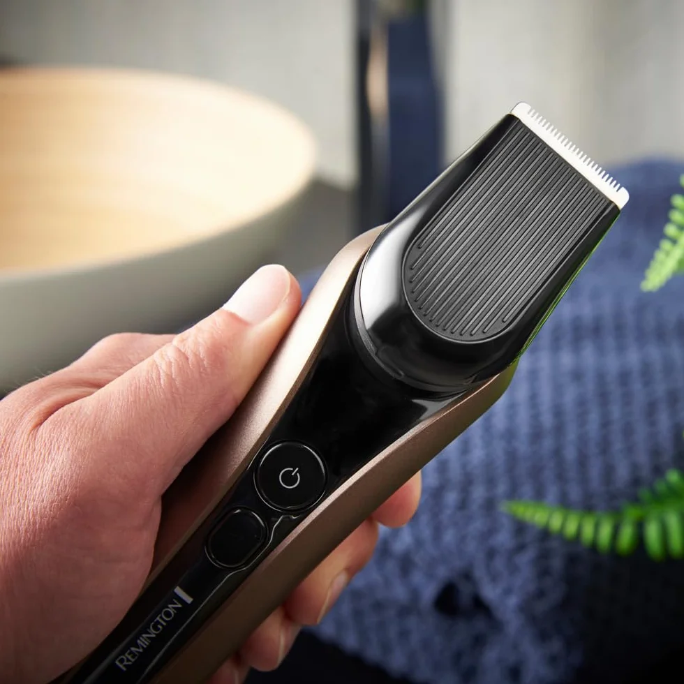 Remington X9 Limitless X Golarka elektryczna dla mężczyzn z hybrydowym systemem tnącym SynX, rotacyjna, na mokro i na sucho, trymer, bezprzewodowa, 360° PivotBall, technologia Shave-Learn LED, XR1795