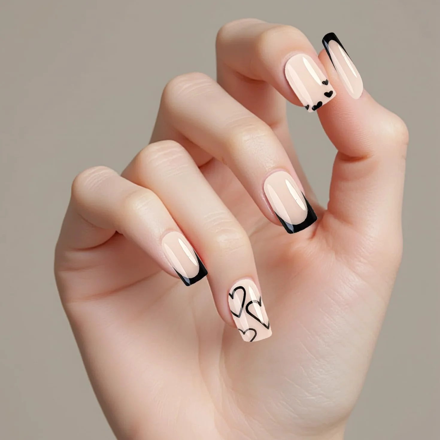 24 sztuki French Tip Press on Nails krótkie kwadratowe sztuczne paznokcie krótkie, czarne, akrylowe paznokcie z białym sercem, do naklejania, Fake Nails Soft Gel Extra Short naturalne i przyjemne