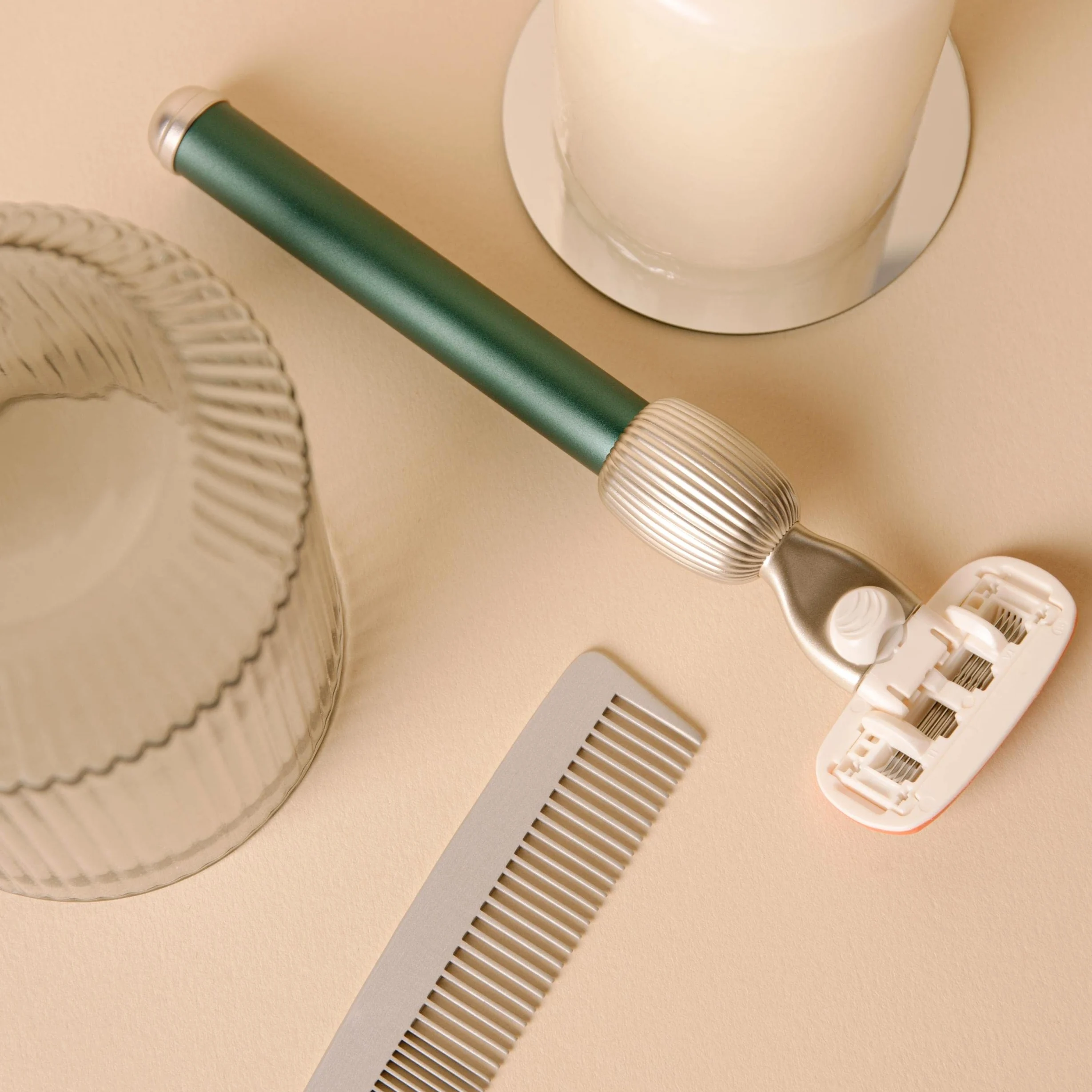 Fler The Razor Shave zestaw do golenia dla kobiet z wymiennymi główkami, maszynka do golenia z uchwytem, 6 zapasowymi ostrzami i etui ochronnym, maszynki do golenia dla obu płci, brzytwa z aloesem