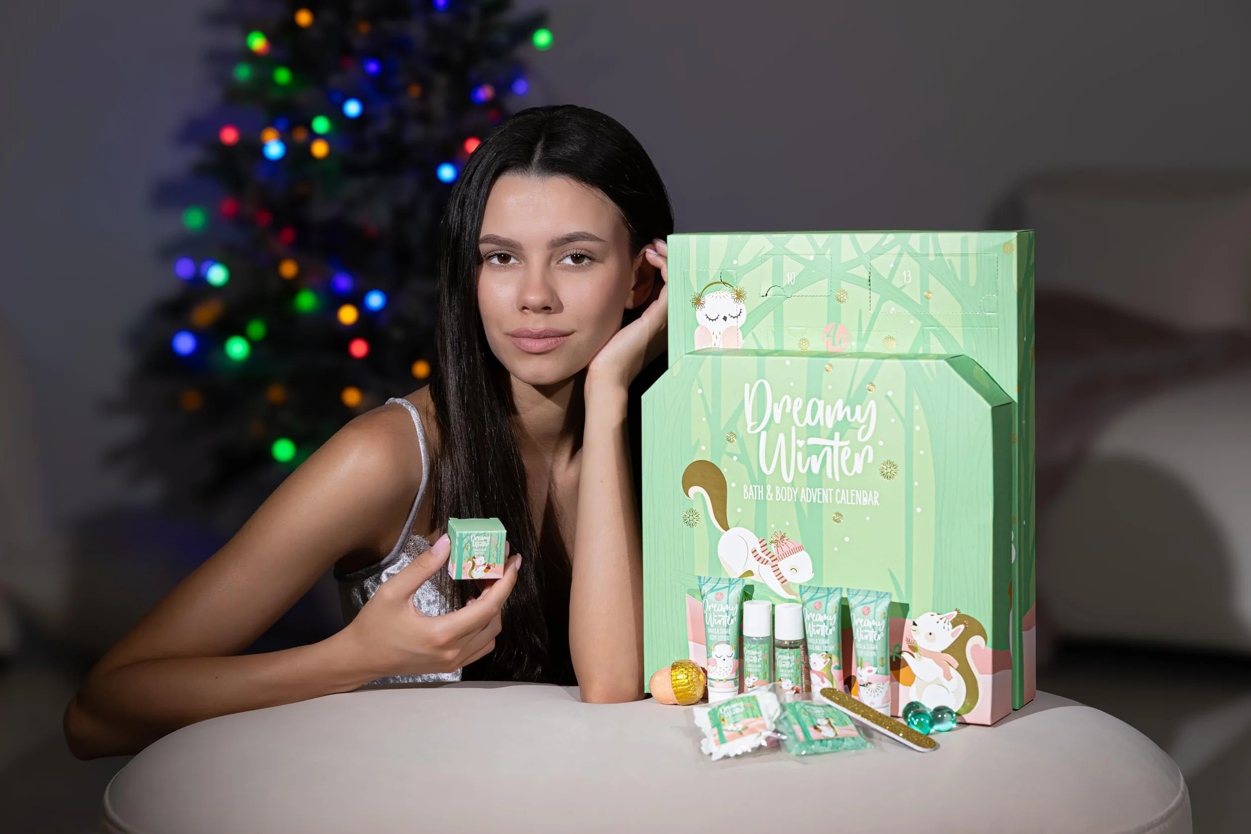 Accentra Kalendarz adwentowy z 24 produktami do pielęgnacji – kalendarz adwentowy Beauty z balsamem do ciała, kulkami kąpielowymi, żelem pod prysznic, szamponem, balsamem do ust, kremem do rąk
