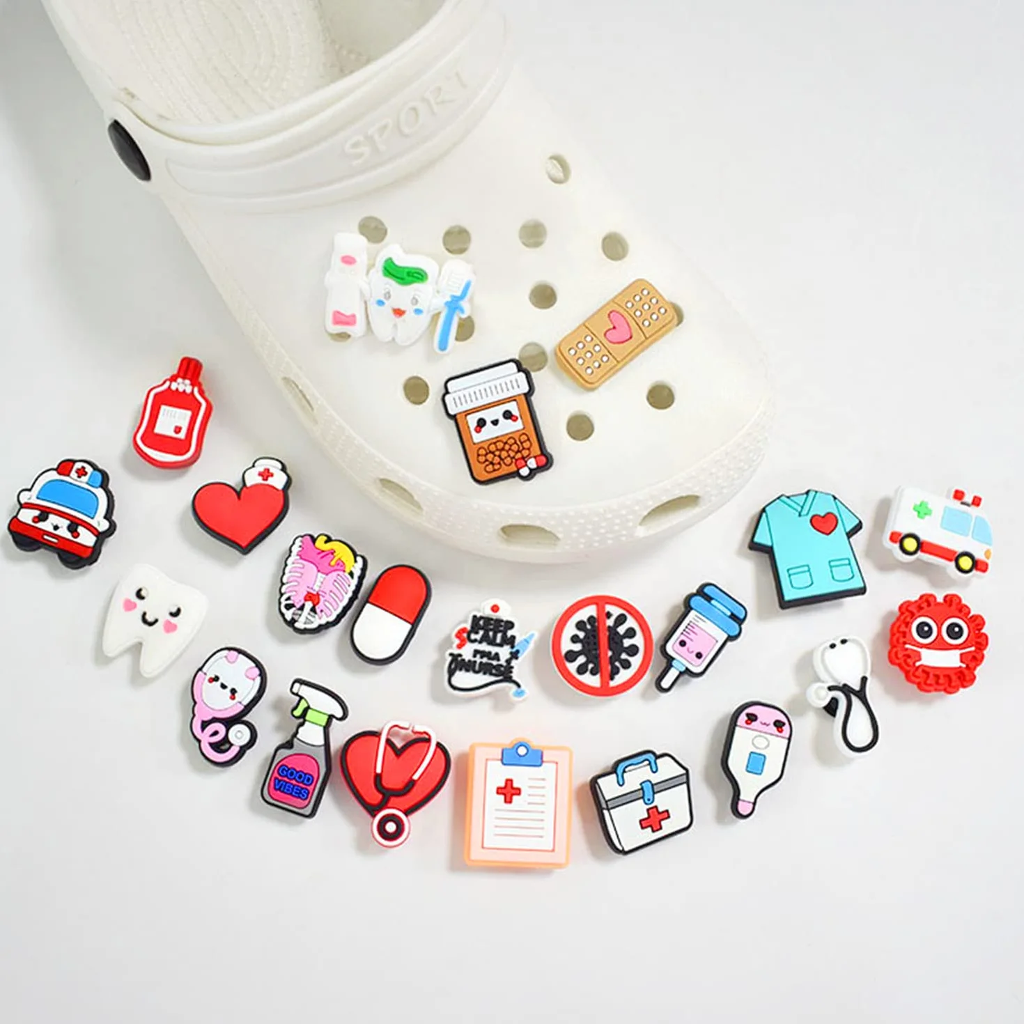 25 sztuk kreskówka dekoracja ozdoba w stylu medycznym, akcesoria do dekoracji butów, końcówki do butów PVC, unisex, 2-3 cm
