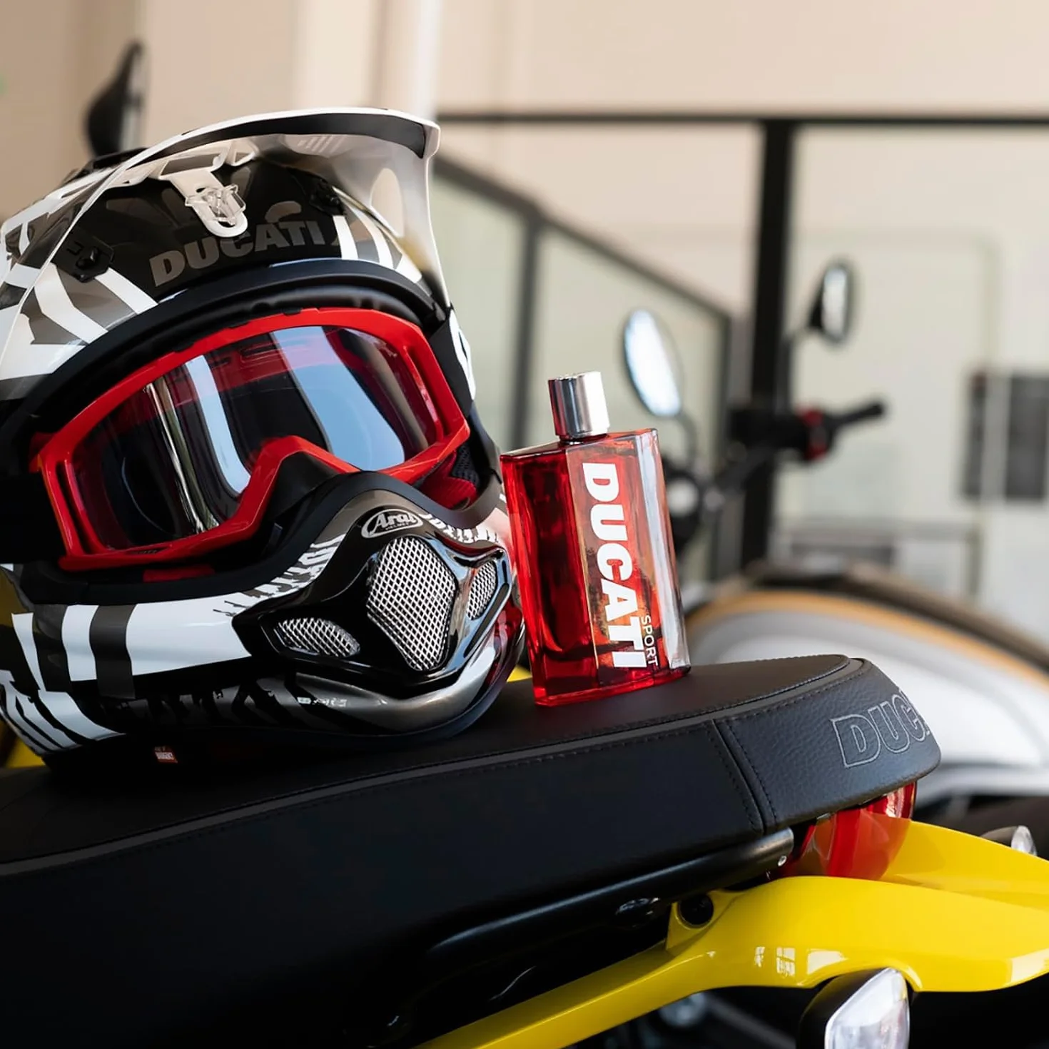 DUCATI SPORT zestaw upominkowy, 100 ml perfumy męskie + kosmetyczka