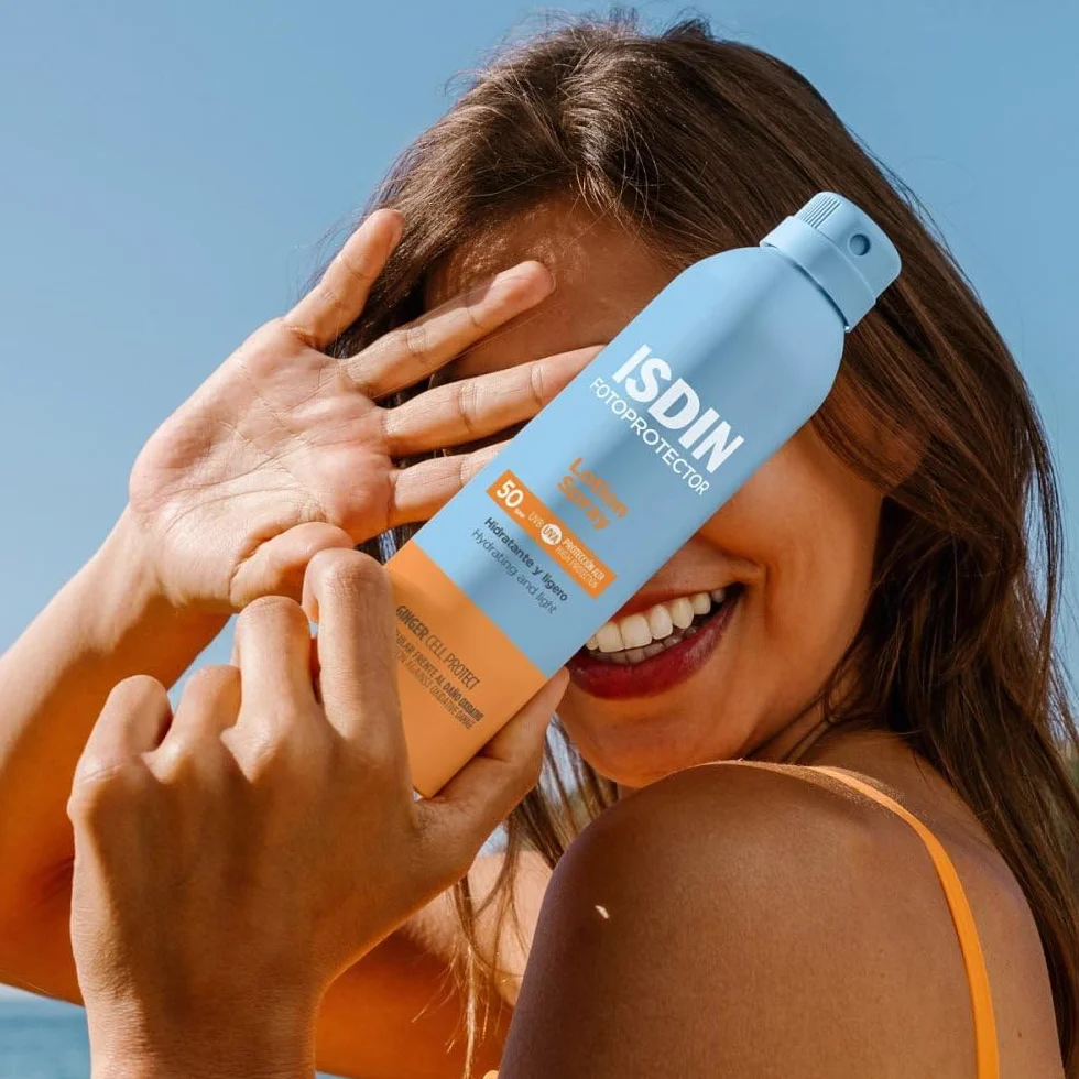 ISDIN Fotoprotector Lotion Spray LSF50 (250 ml) | ochrona dla skóry normalnej i suchej, która potrzebuje dodatkowej porcji wilgoci
