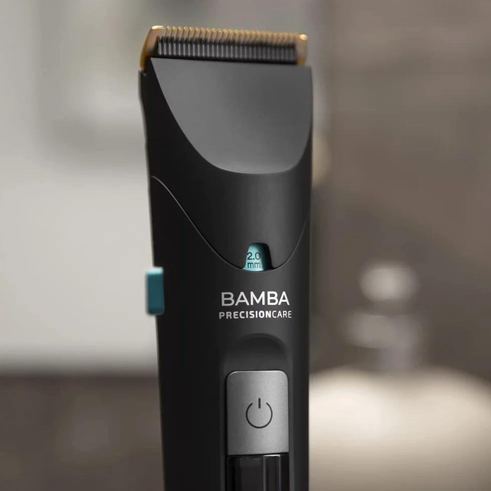 Cecotec Bamba PrecisionCare Wet&Dry. Bateria litowa, Autonomia 120 mins, Ostrza ze stali nierdzewnej z powłoką tytanową, IPX6, tryb przewodowy, w zestawie 8 grzebieni