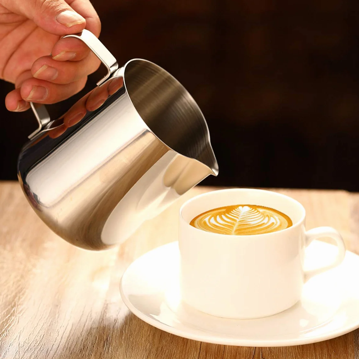 Dzbanek na mleko ze stali nierdzewnej, do spieniania mleka (350+600 ml) z 2 wymiarami i piórem artystycznym do latte, dla baristy