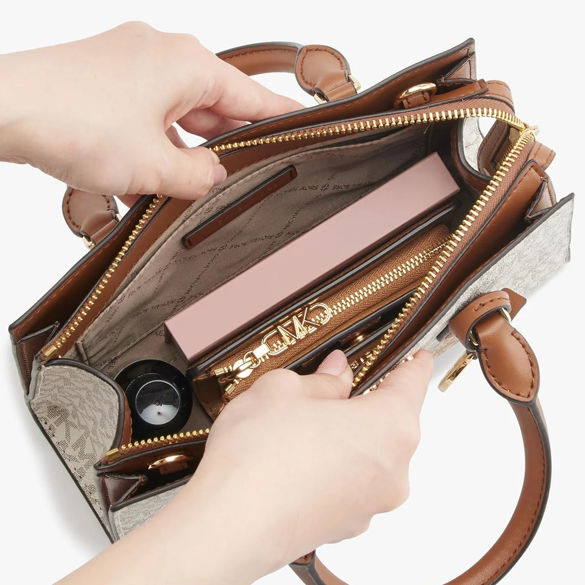 Michael Kors Sheila Mała torba z wegańskiej skóry