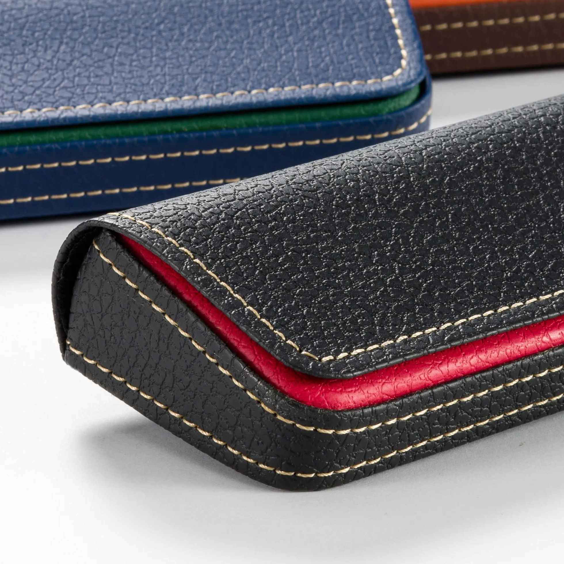 FEFI - Eleganckie etui na okulary w dwóch odcieniach skóry, Czerwony, M