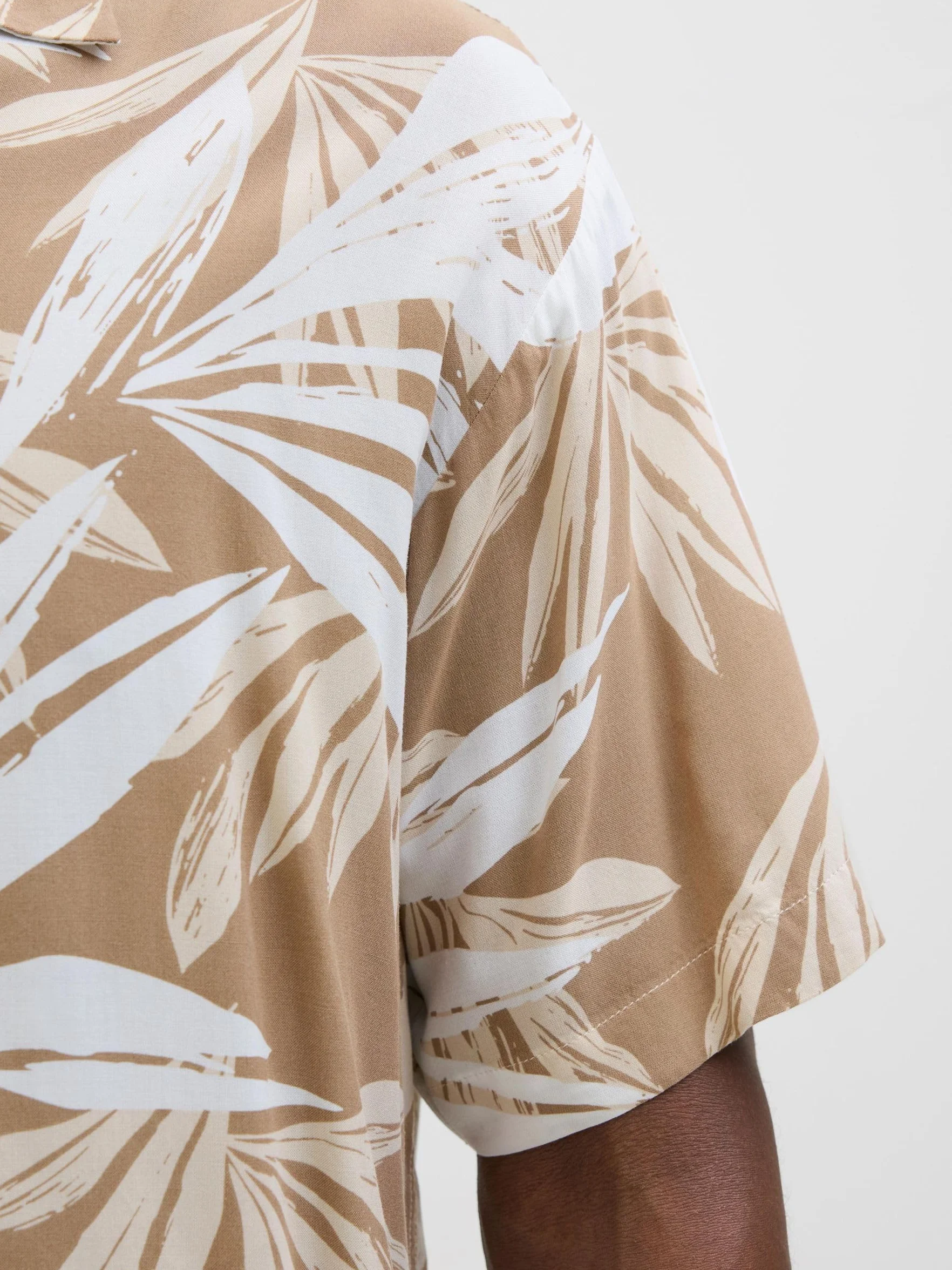 JACK & JONES Koszula z krótkim rękawem Mężczyźni Jjeff Tropical Aop Resort Shirt Ss Sn