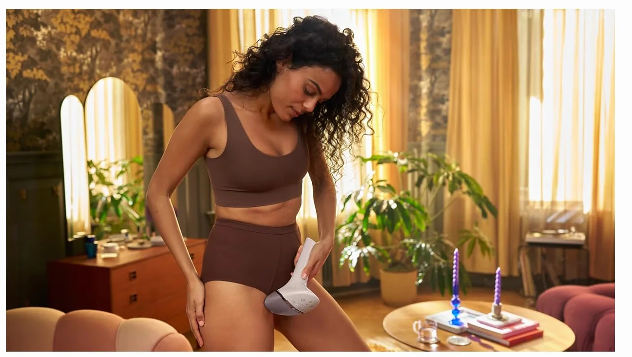 PHILIPS BRI977/00 Depilator z intensywnym światłem impulsowym (IPL) różowe złoto