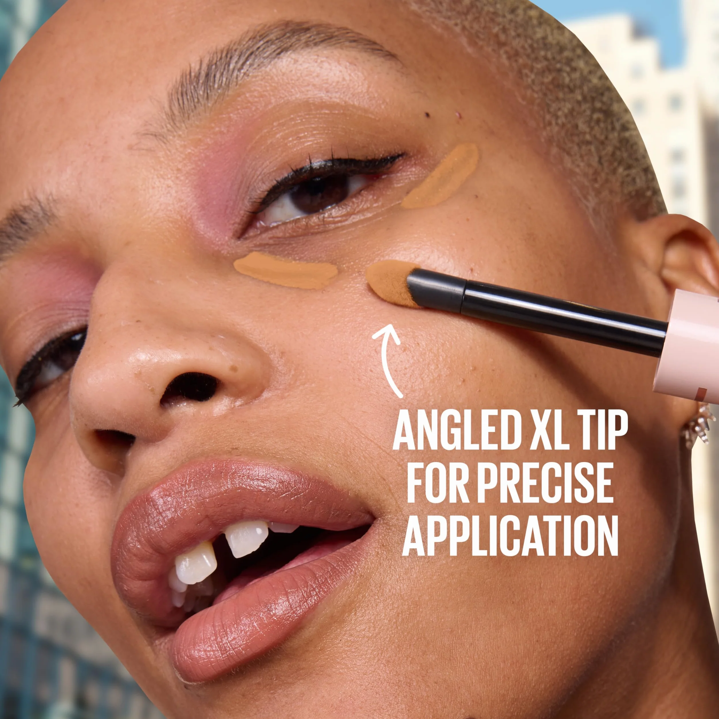 Maybelline New York korektor do twarzy Lifter Concealer, do wszystkich rodzajów skóry, formuła nawilżająca, z kofeiną i peptydami, odcień: 30, 11 ml
