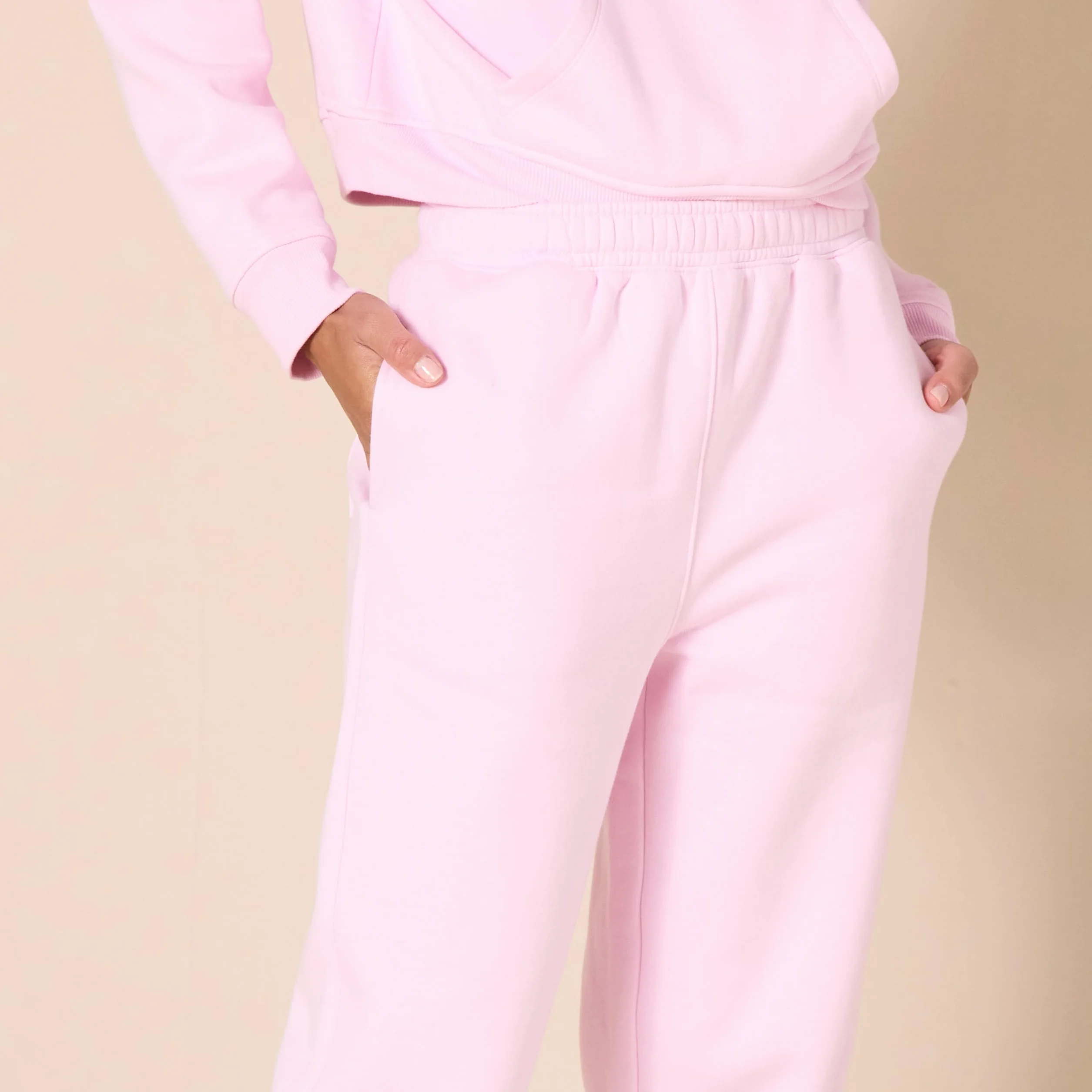 Amazon Essentials Kobiety Relaxed Jogger (dostępne w dużych rozmiarach)